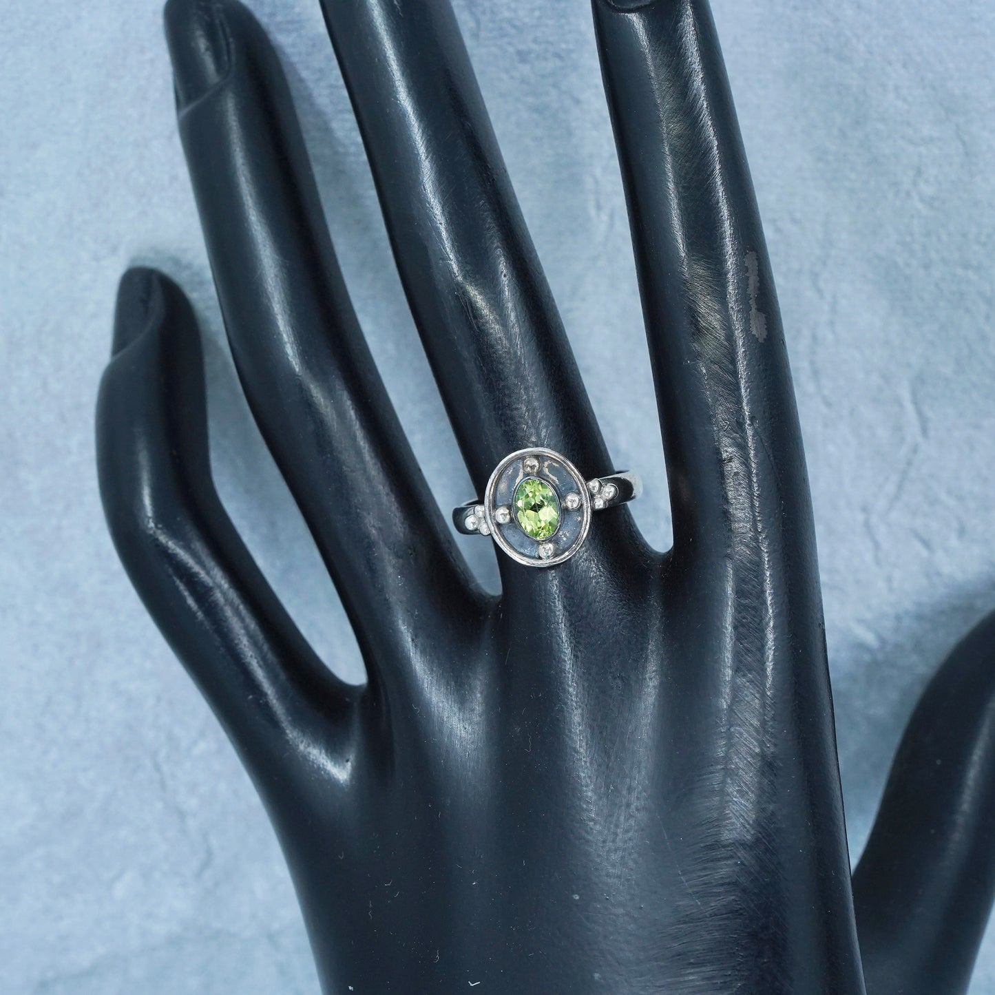 Size 7, vintage Sterling 925 silver handmade ring with peridot