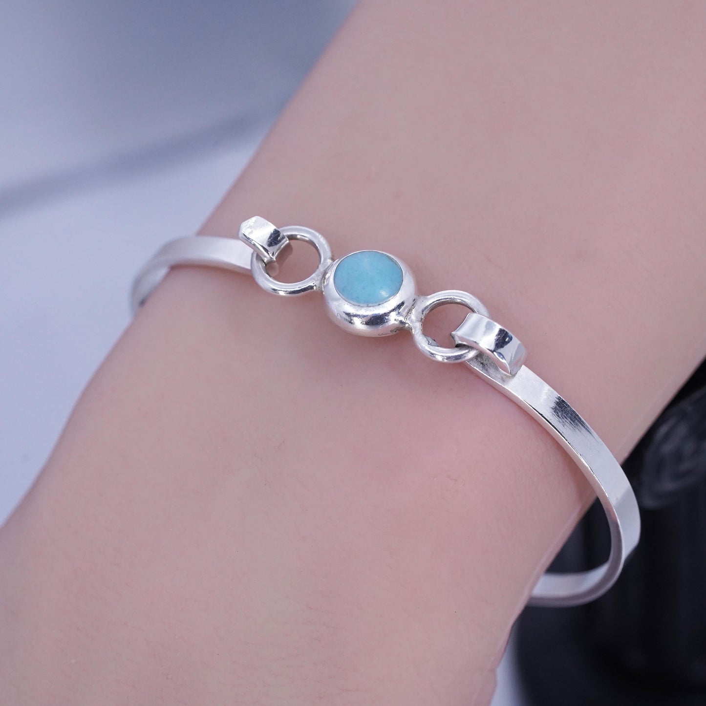 6”, Vintage Mexican Sterling 925 silver bracelet, hinged bangle with turquoise
