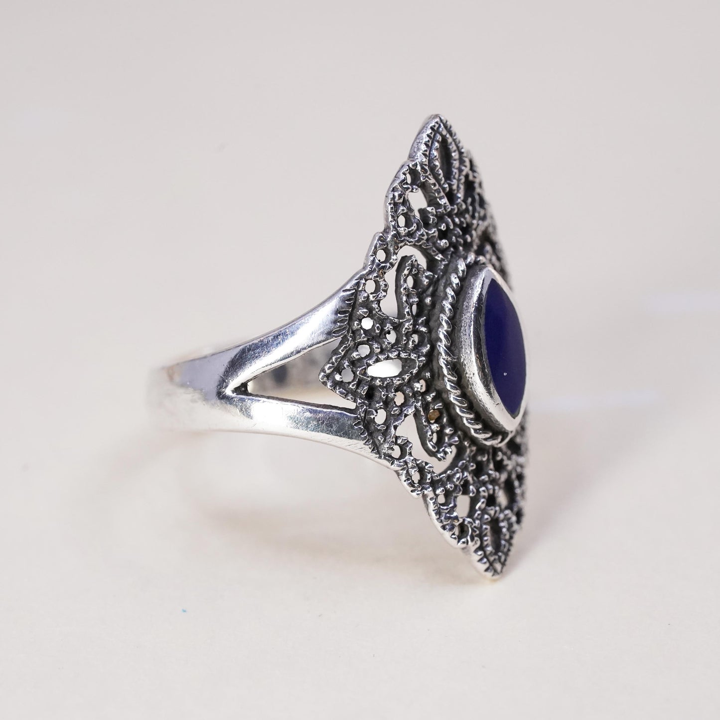 Size 8, Vintage sterling silver handmade ring, 925 band with onyx and filigree