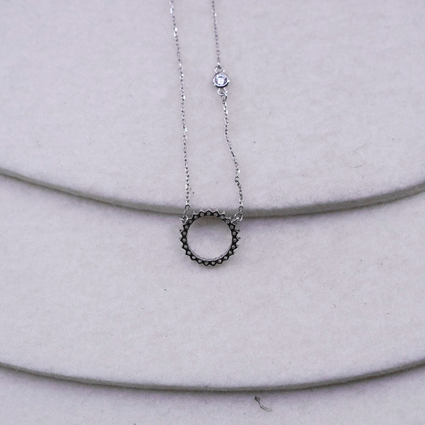18”, Sterling 925 silver handmade circle pendant necklace w/ circle pendant Cz