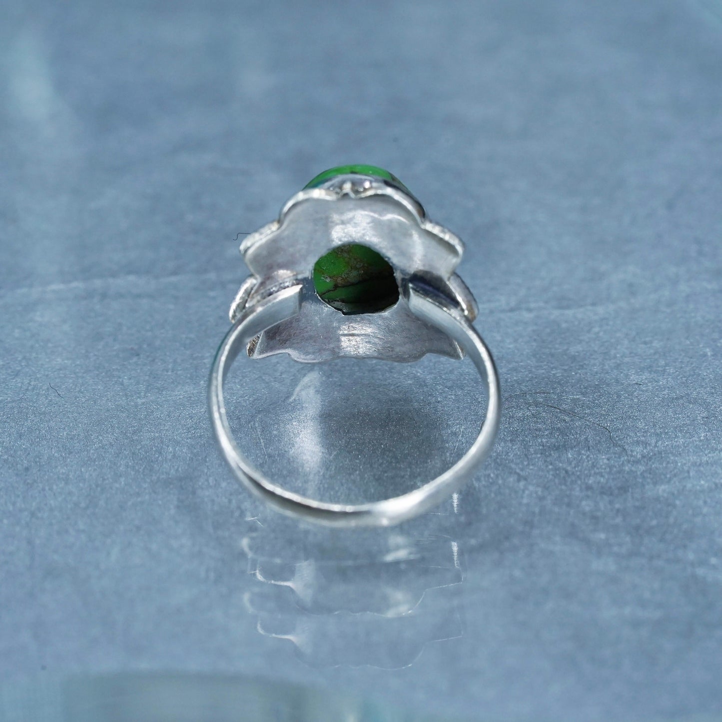 Size 7, vintage southwestern Sterling 925 silver handmade ring with turquoise