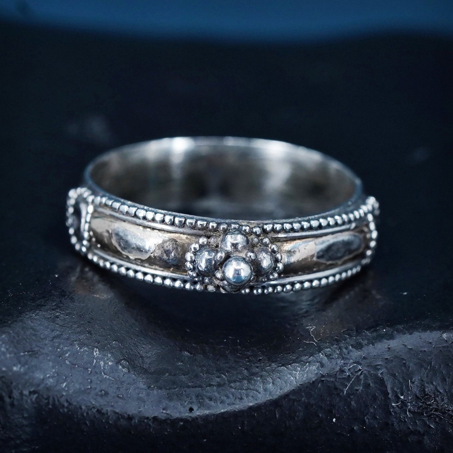 Size 6, shube southwestern Sterling silver handmade ring, 925 band with beads