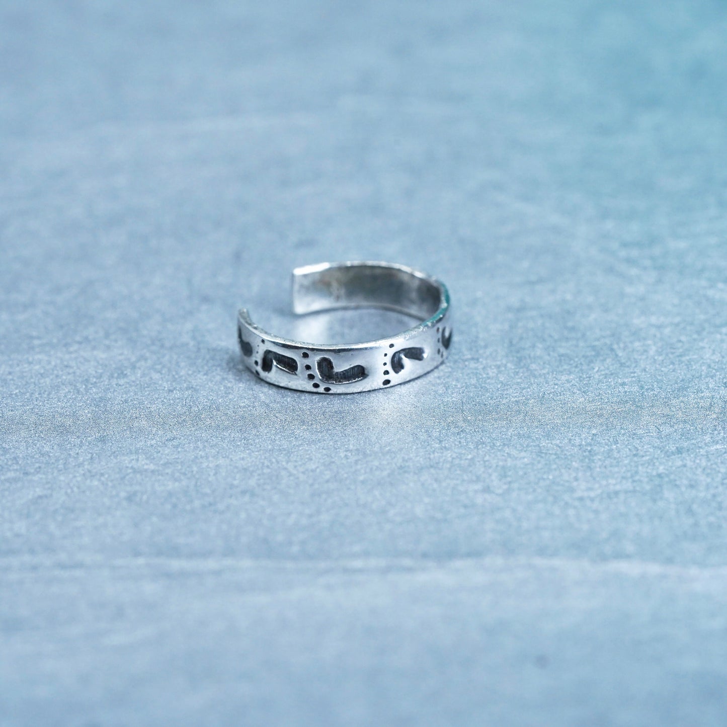 Size 4.5, southwestern Sterling 925 silver handmade ring, footprint open band