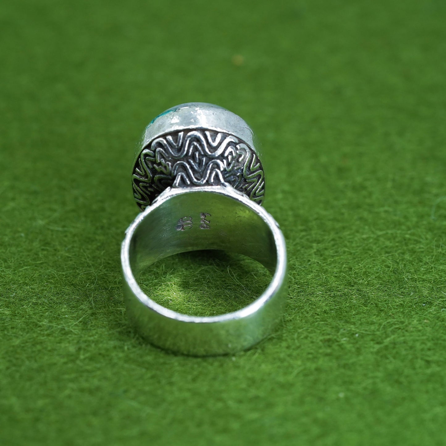 Size 6, vintage designer sterling silver ring, 925 band with oval moonstone