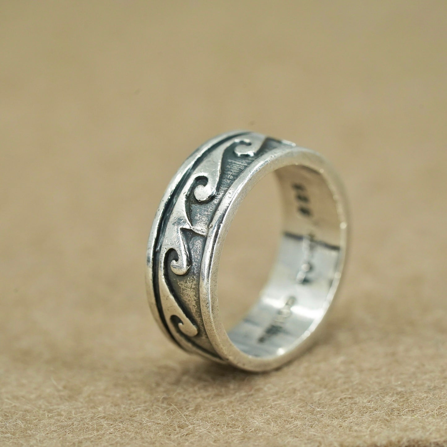 Size 7.25, VTG southwestern Mexican Sterling 925 silver ring, wavy wave band