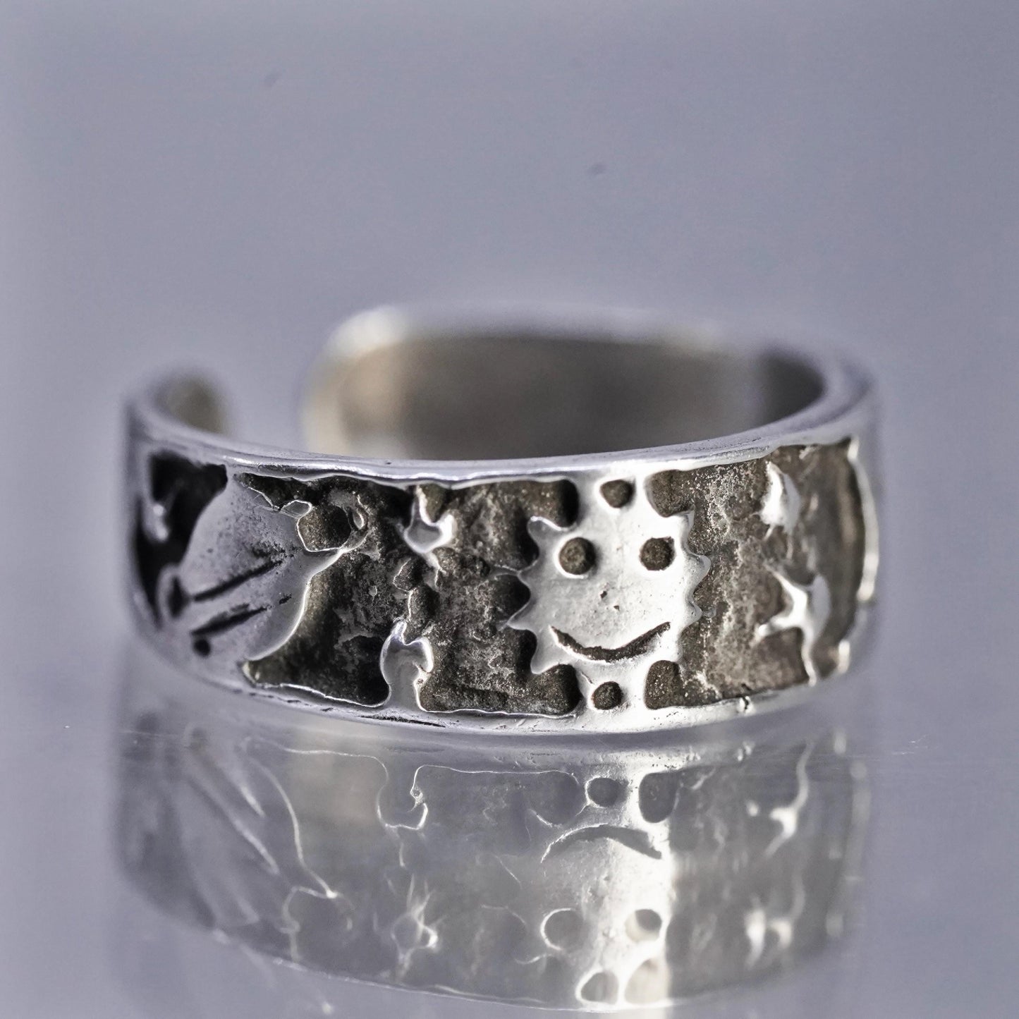 Size 2, vintage southwestern Sterling 925 silver ring, sun star moon open band