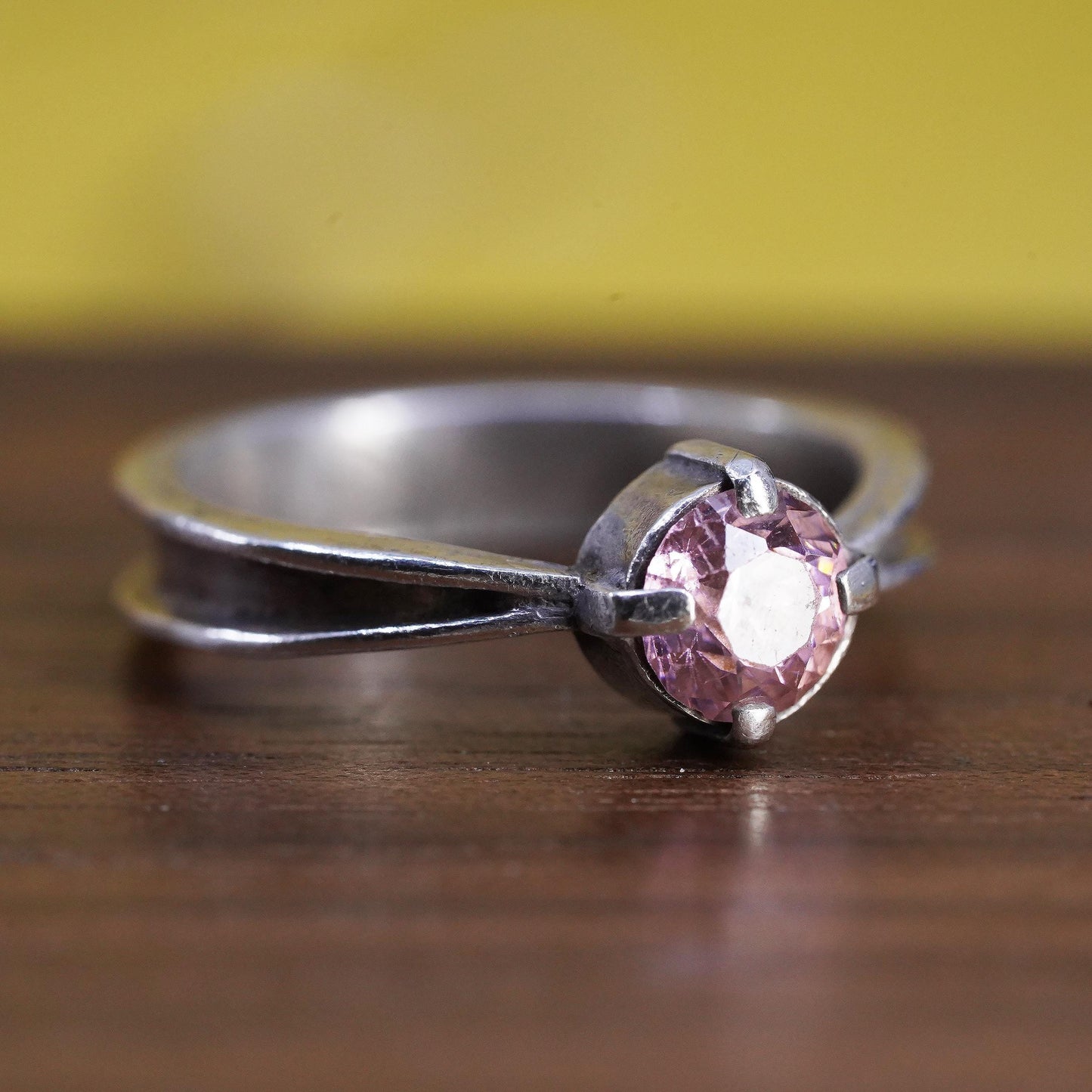 Size 5, vintage Sterling 925 silver handmade ring with pink crystal