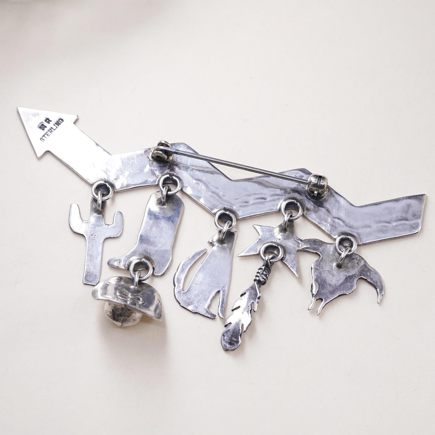 Native American Michael R. Rogers sterling silver brooch, 925 pin wolf cactus