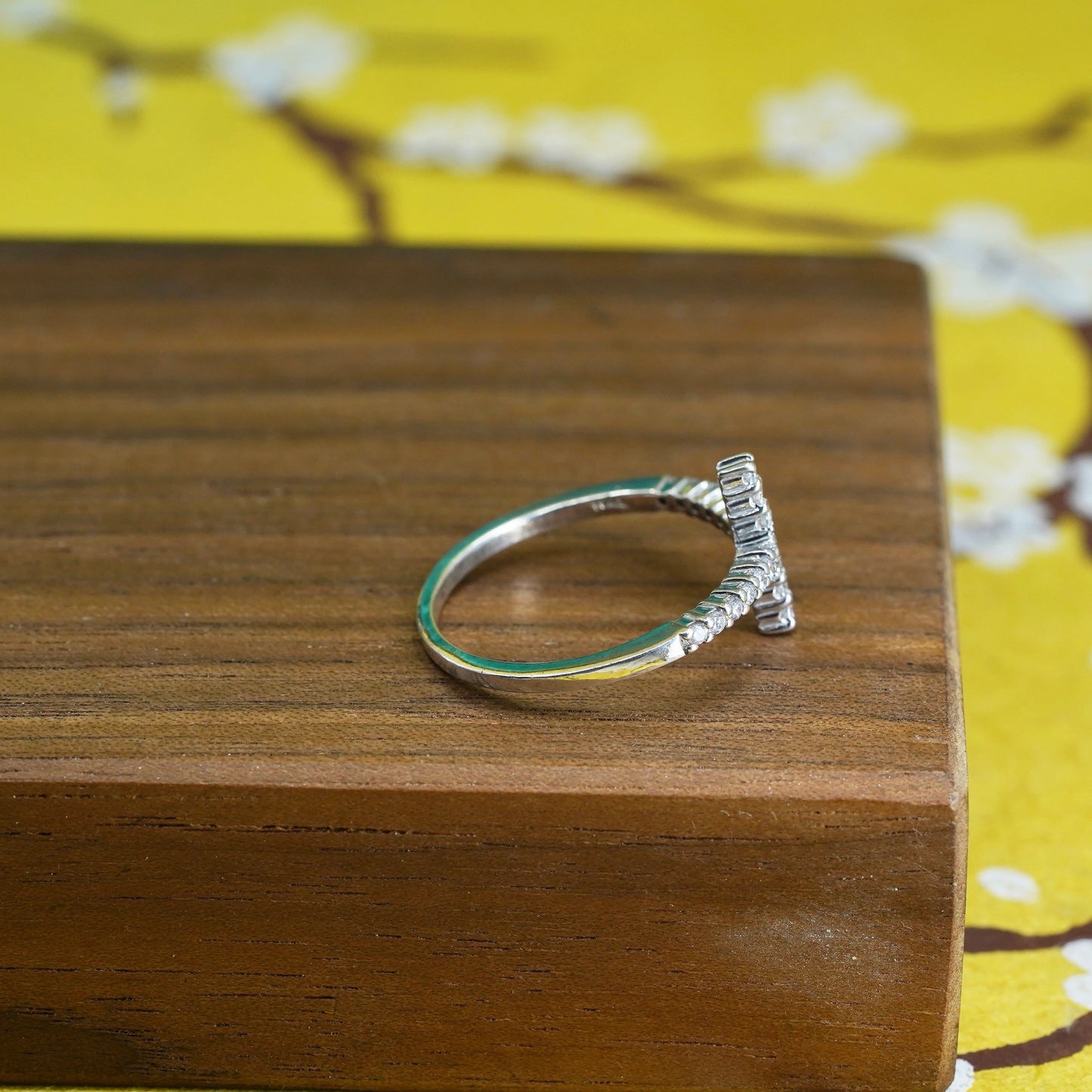 Size 8, vintage Sterling silver handmade ring, 925 cross band with cz