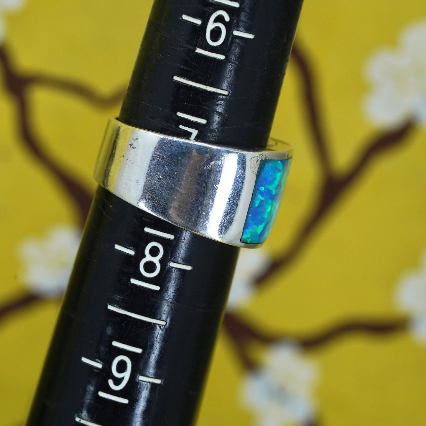 Size 7, vintage Sterling 925 silver modern wide band ring with opal