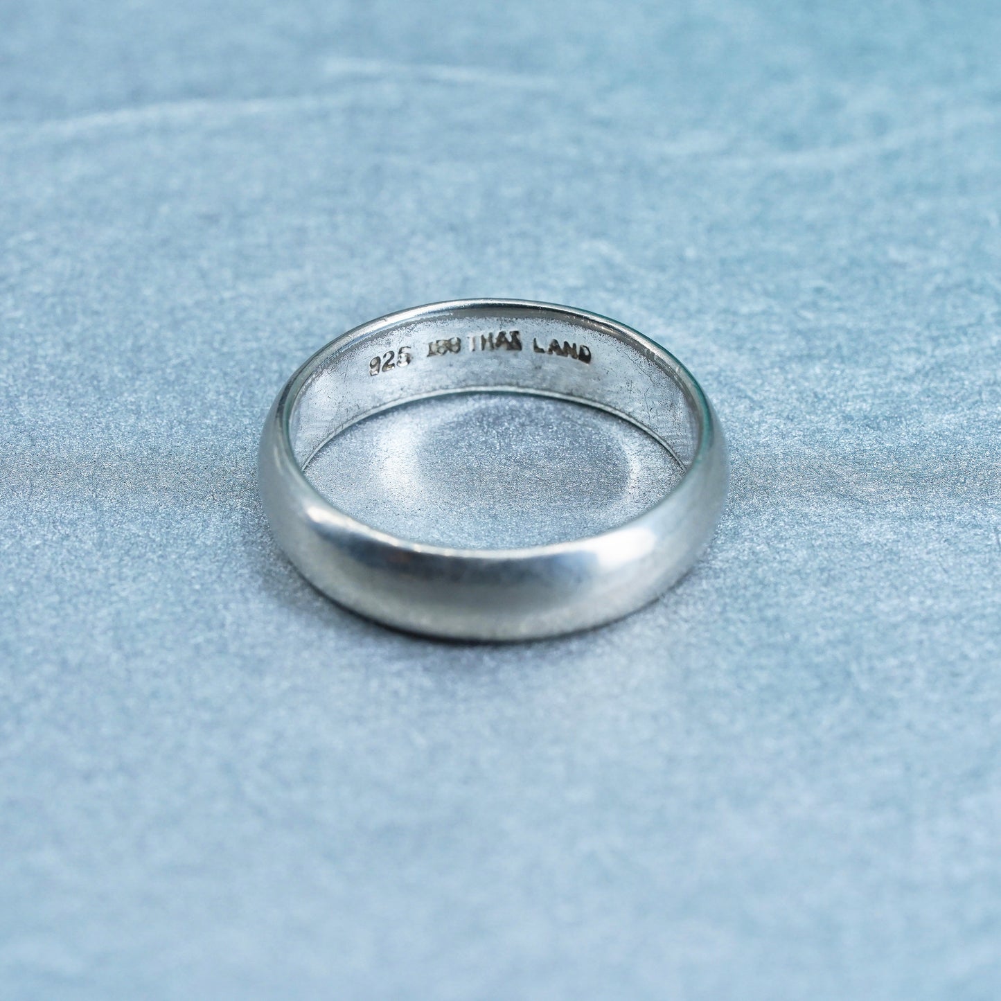 Size 9, vintage southwestern Sterling 925 silver wedding ring, band