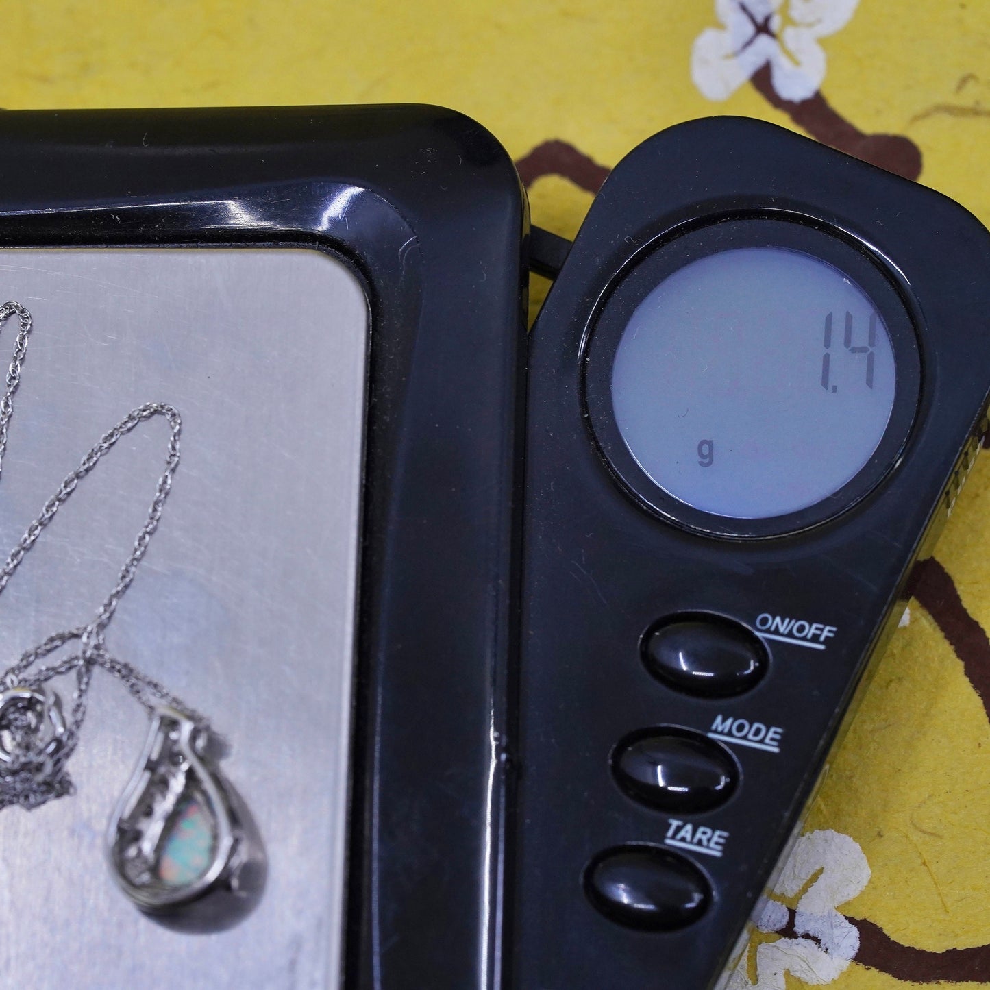 18”, vintage Sterling 925 silver necklace, circle chain teardrop opal pendant