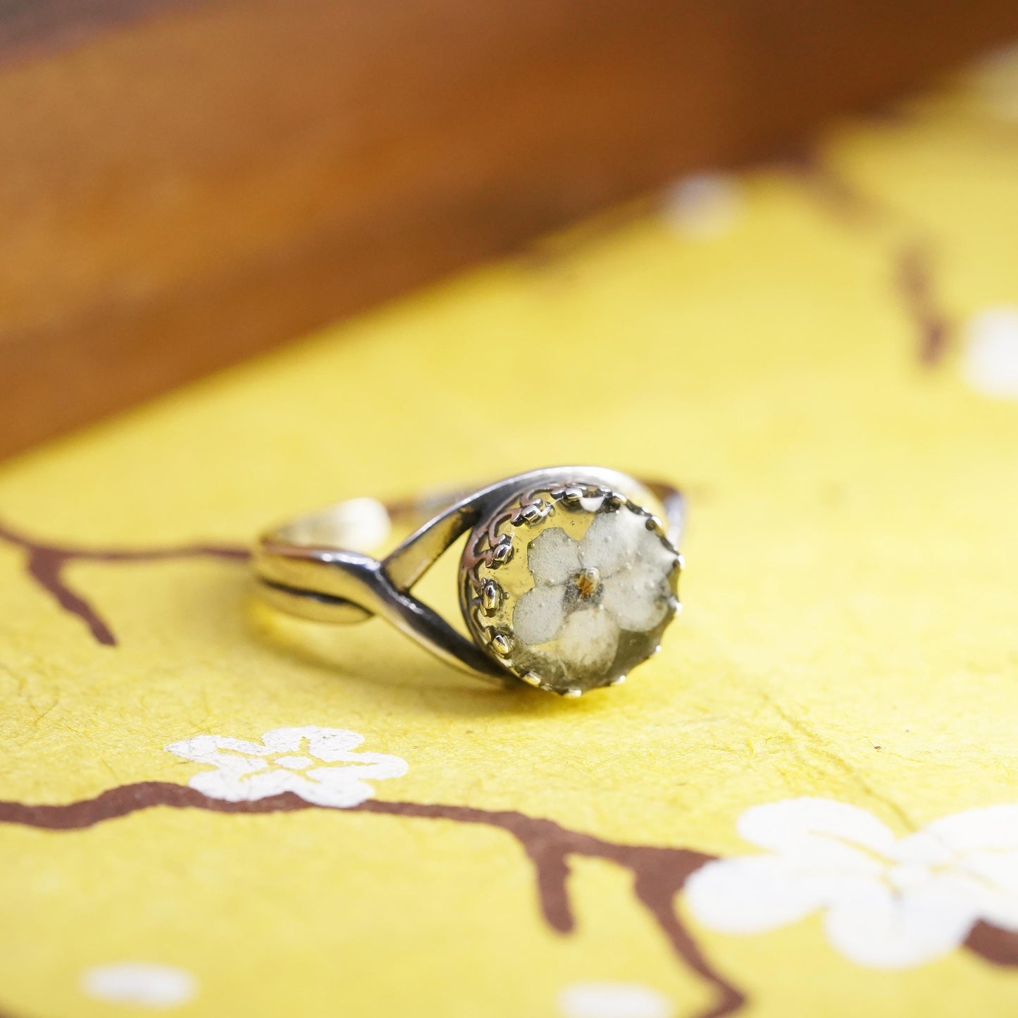 Size 8, vintage Sterling 925 silver handmade open ring with flower glass
