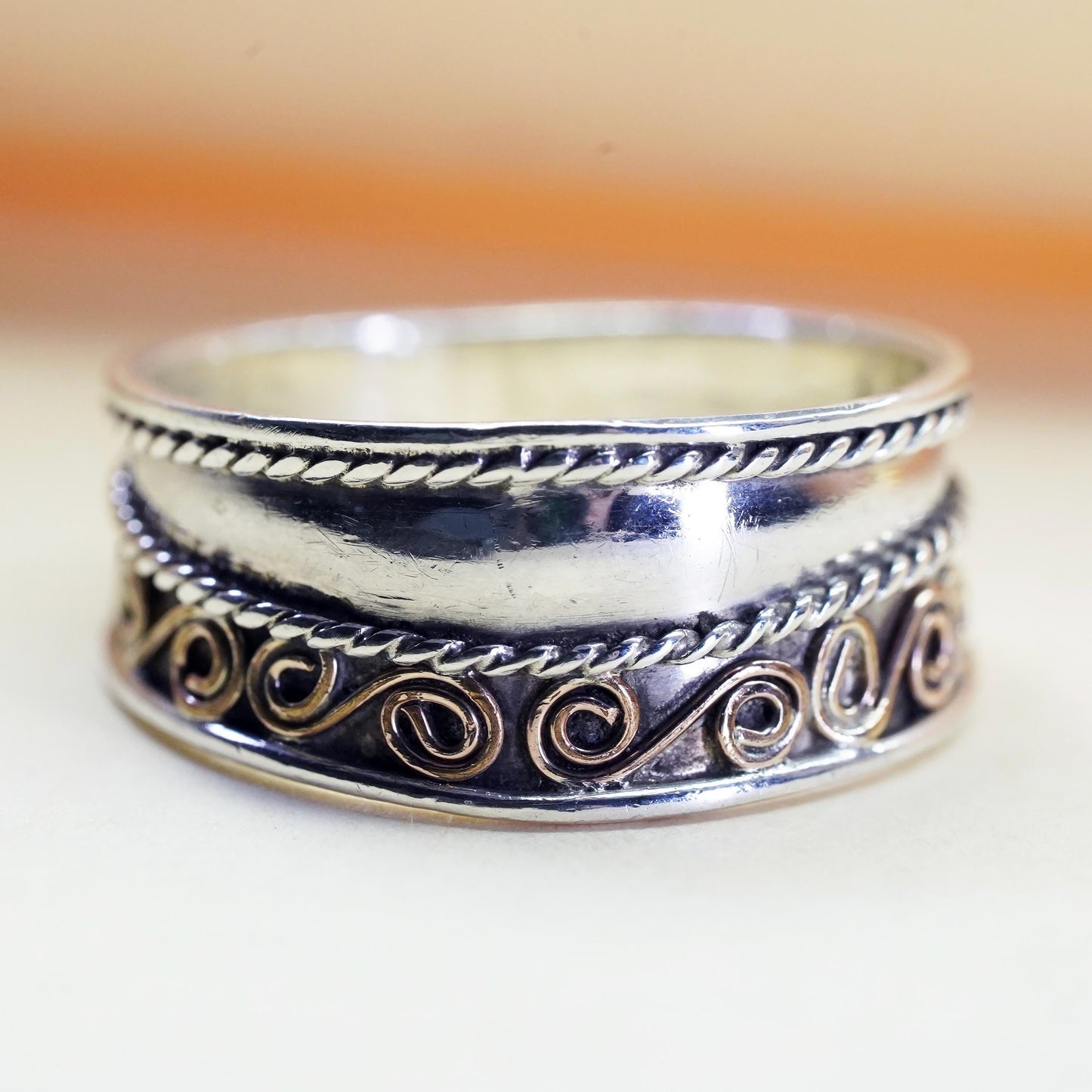 Size 5.5, Vintage two tone Sterling silver ring, 925 band with copper spiral