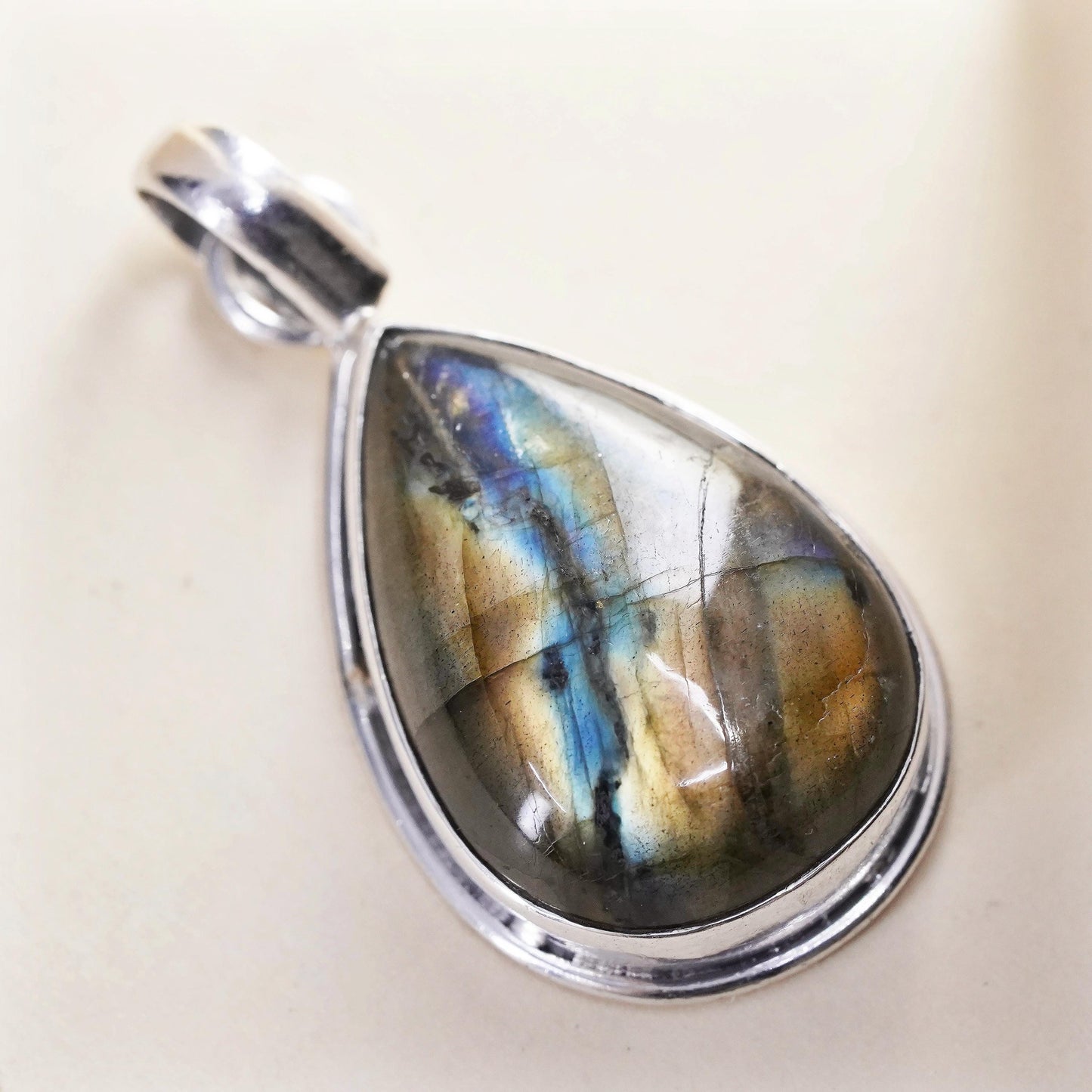 Vintage Mexican Sterling 925 silver handmade teardrop pendant with labradorite