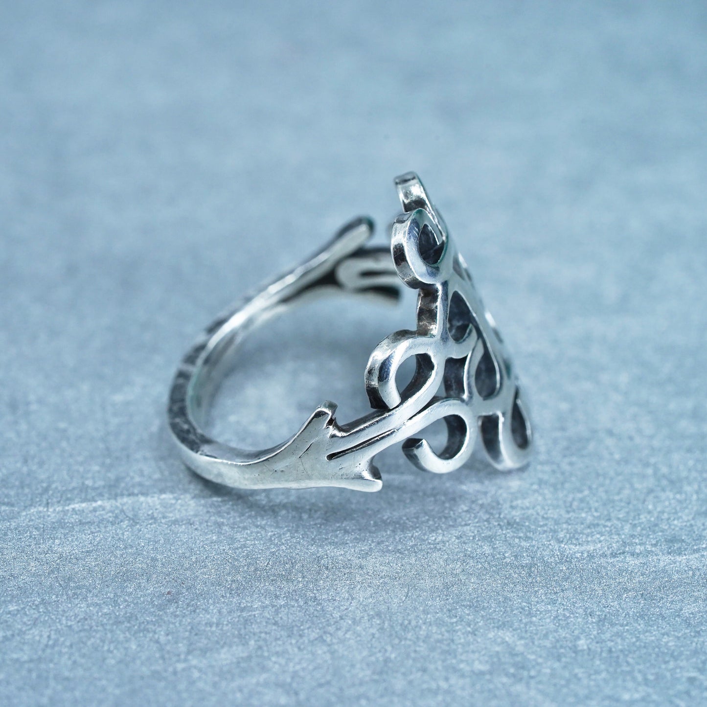 Size 6, vintage southwestern Sterling 925 silver handmade ring, swirly band