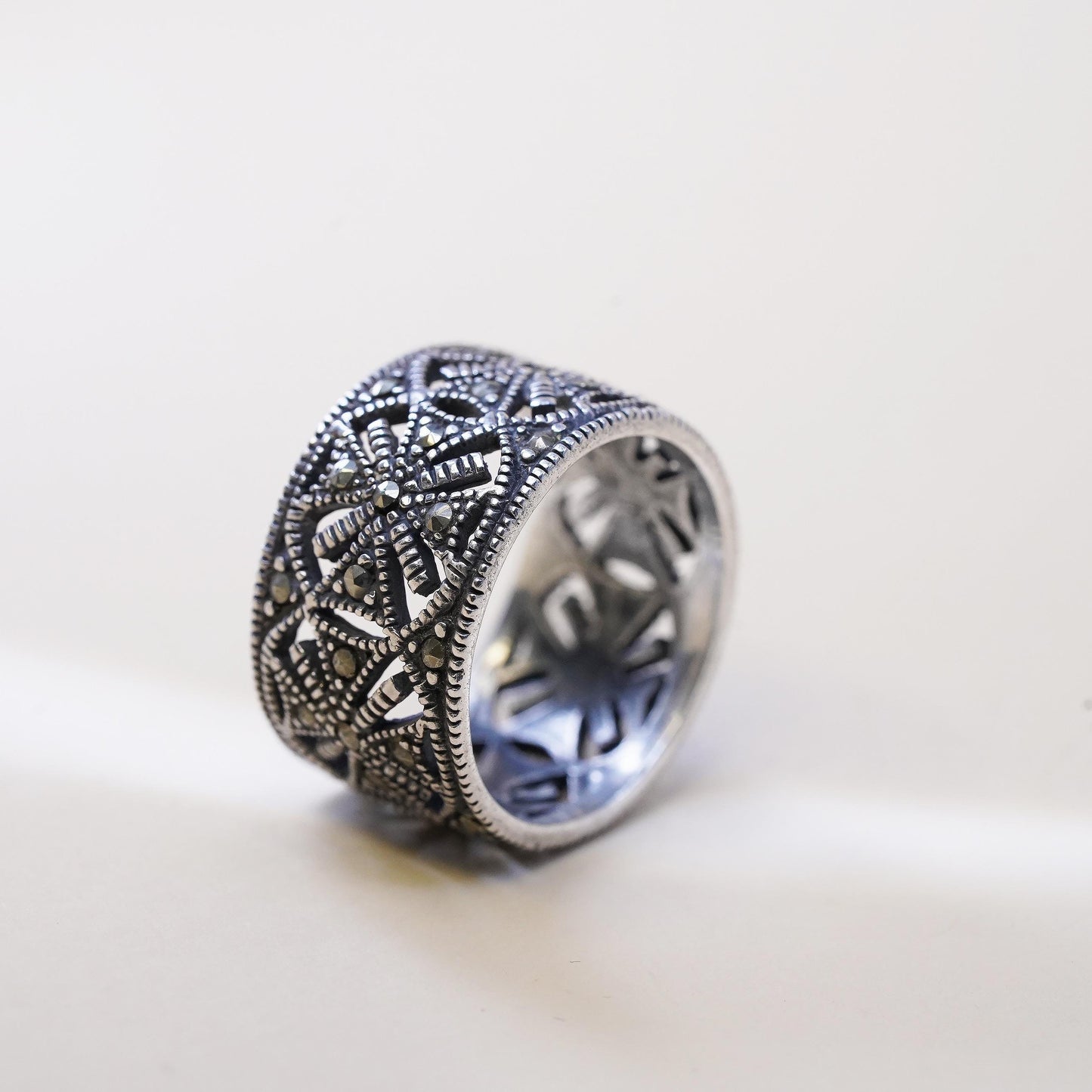 Size 8.5, VTG Sterling silver ring, 925 filigree cross band cluster Marcasite