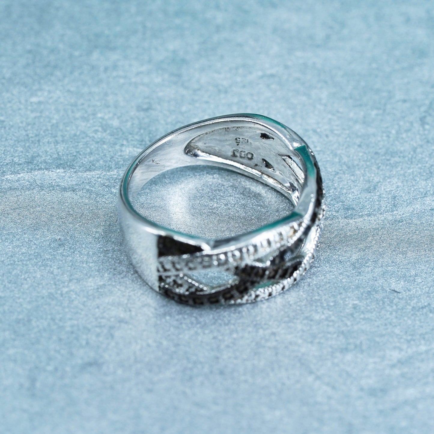 Size 7, Sterling 925 silver ring with cluster black and clear genuine diamond