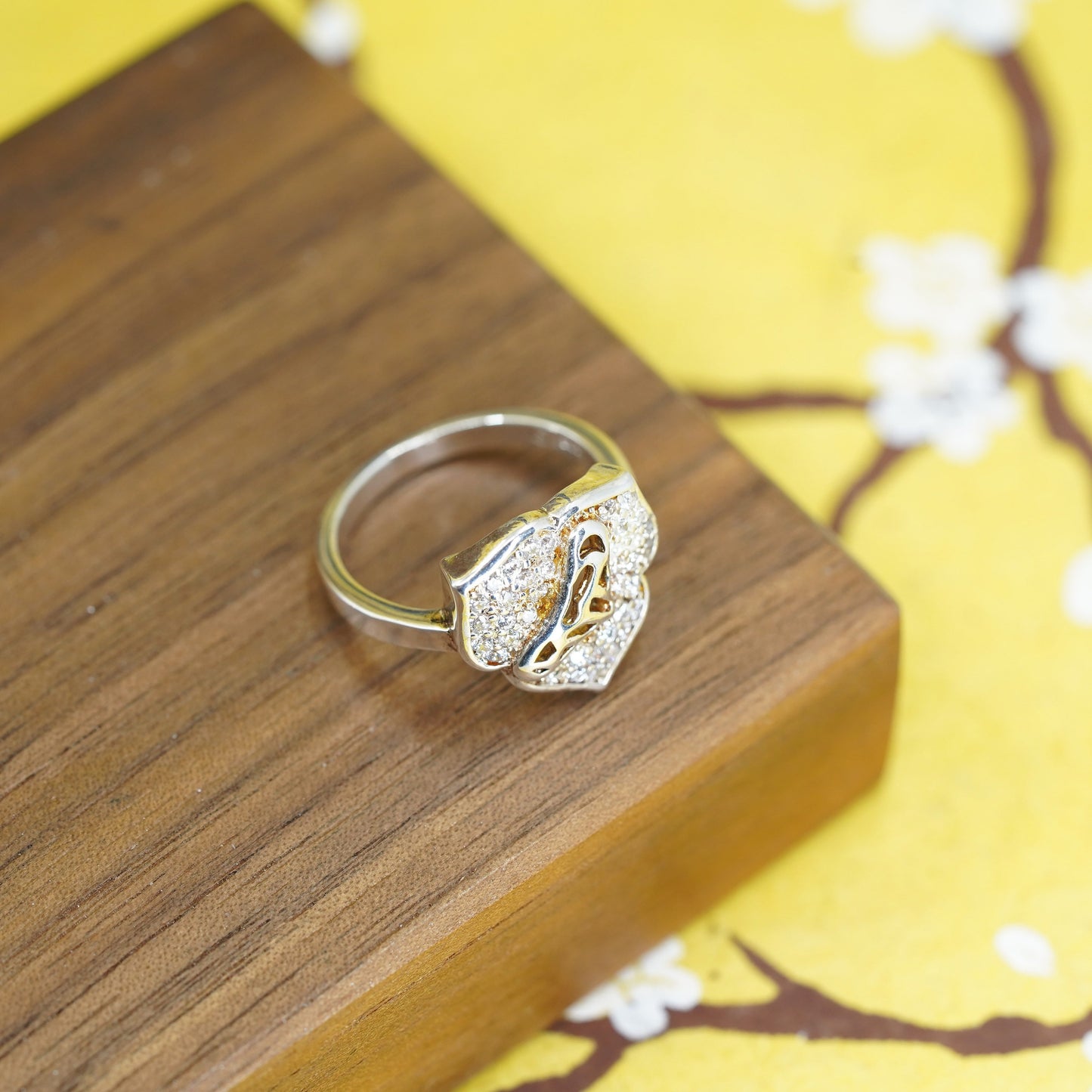 Size 8, vintage Sterling 925 silver anniversary ring with cluster cz