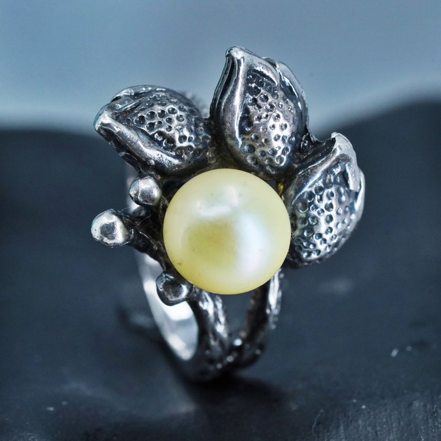 Size 3, vintage Sterling 925 silver handmade Lily flower ring with pearl