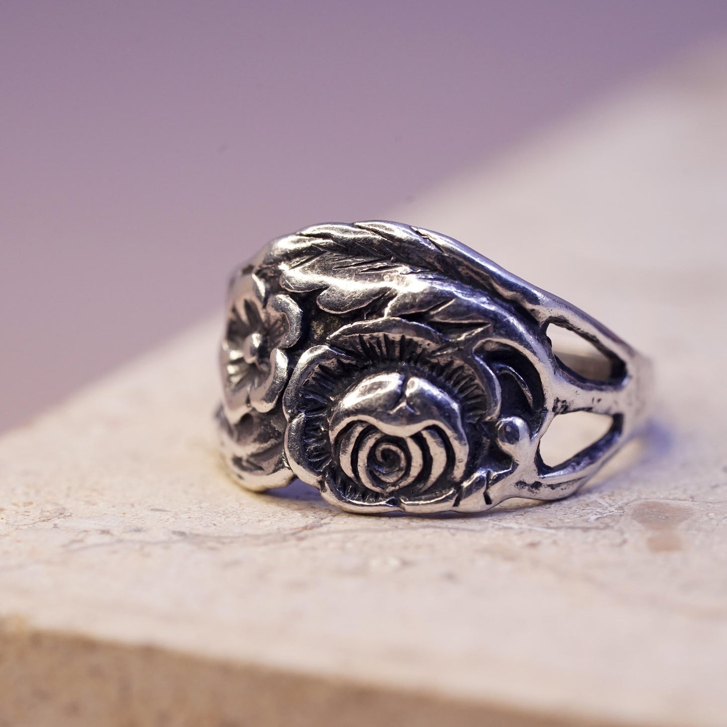 Size 7.5, VTG southwestern sterling silver handmade ring, 925 rose flower band