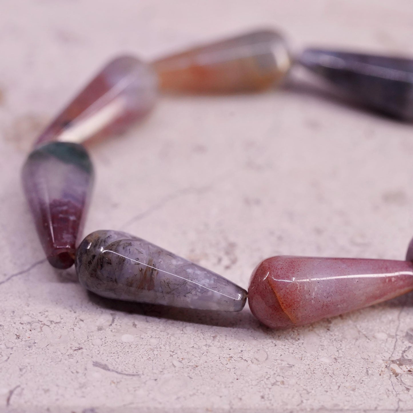 7", vintage silver tone handmade bracelet with teardrop agate beads