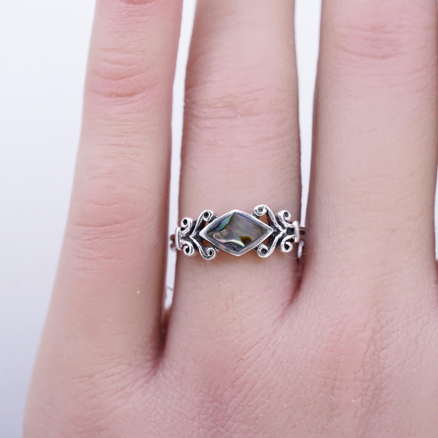 Size 7, southwestern vintage 925 silver handmade ring with abalone inlay