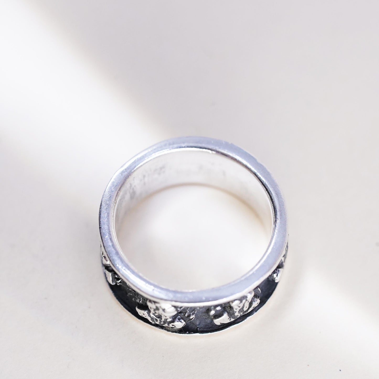 Size 5, vintage Sterling 925 silver handmade ring, relief frog 925 band
