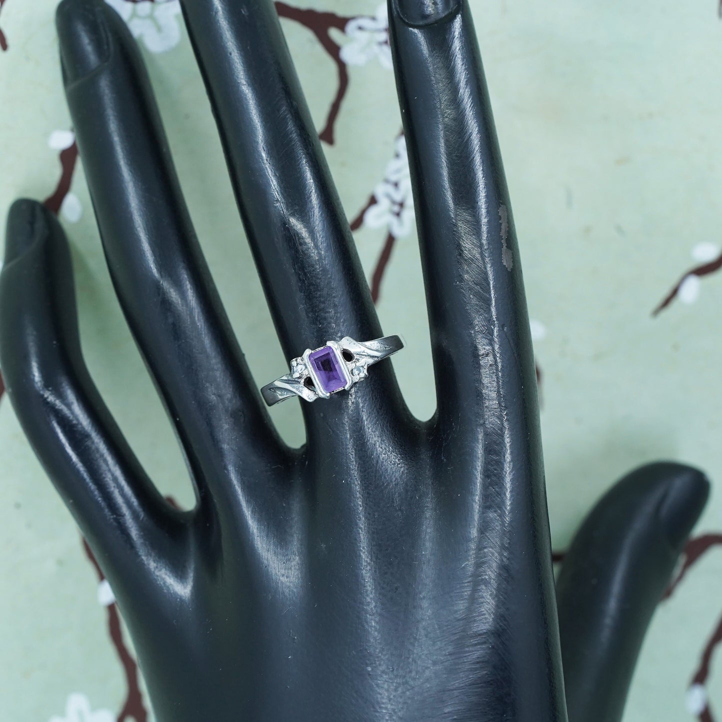 Size 7, Vintage sterling 925 silver handmade ring with amethyst and diamond