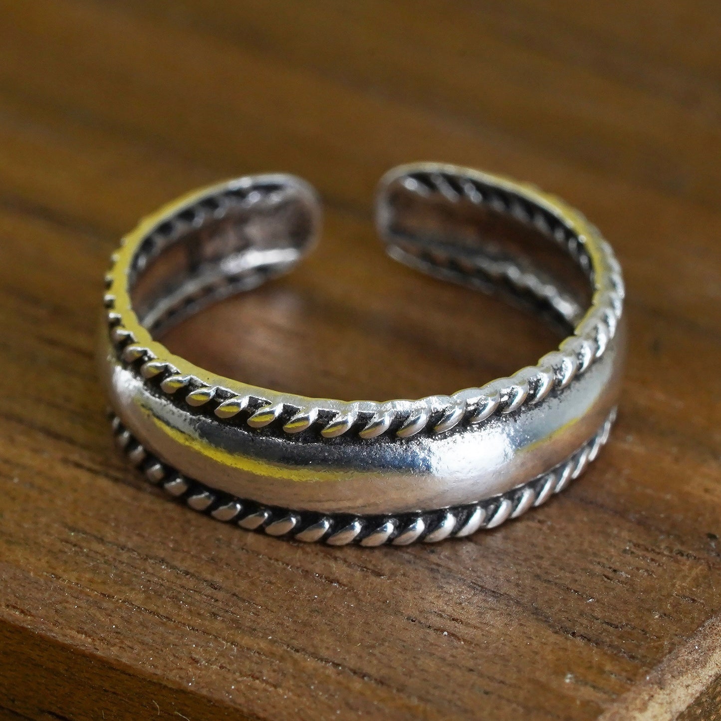 Size adjustable, vtg Sterling silver handmade ring, 925 cable band, open end