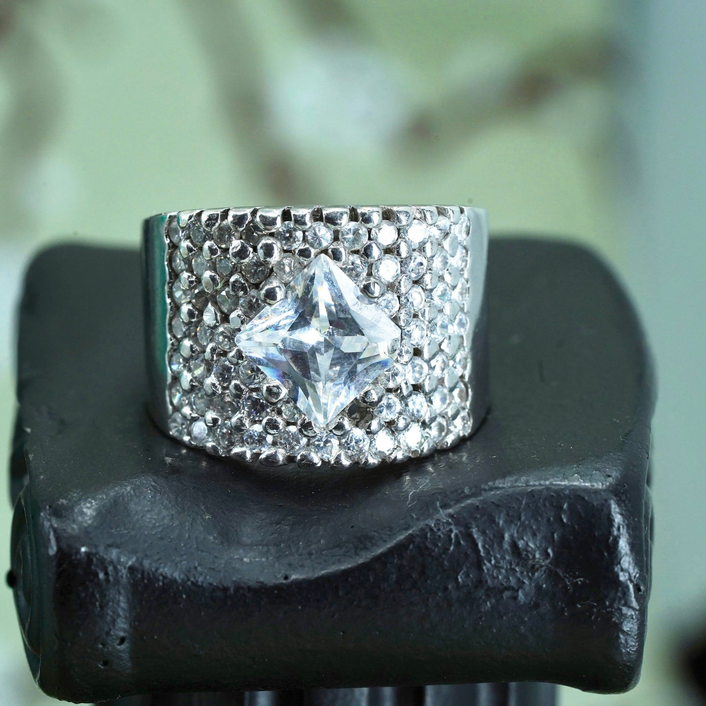 Size 8, vintage Sterling 925 silver statement ring with CZ cluster