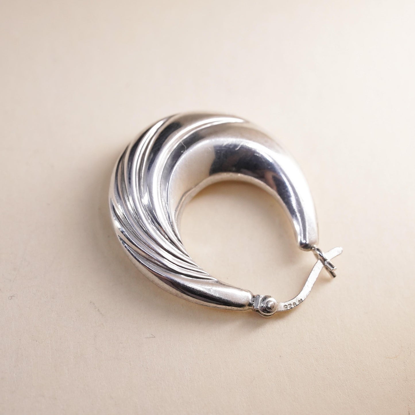 1", Vintage sterling silver loop single earring, fashion ribbed primitive hoop