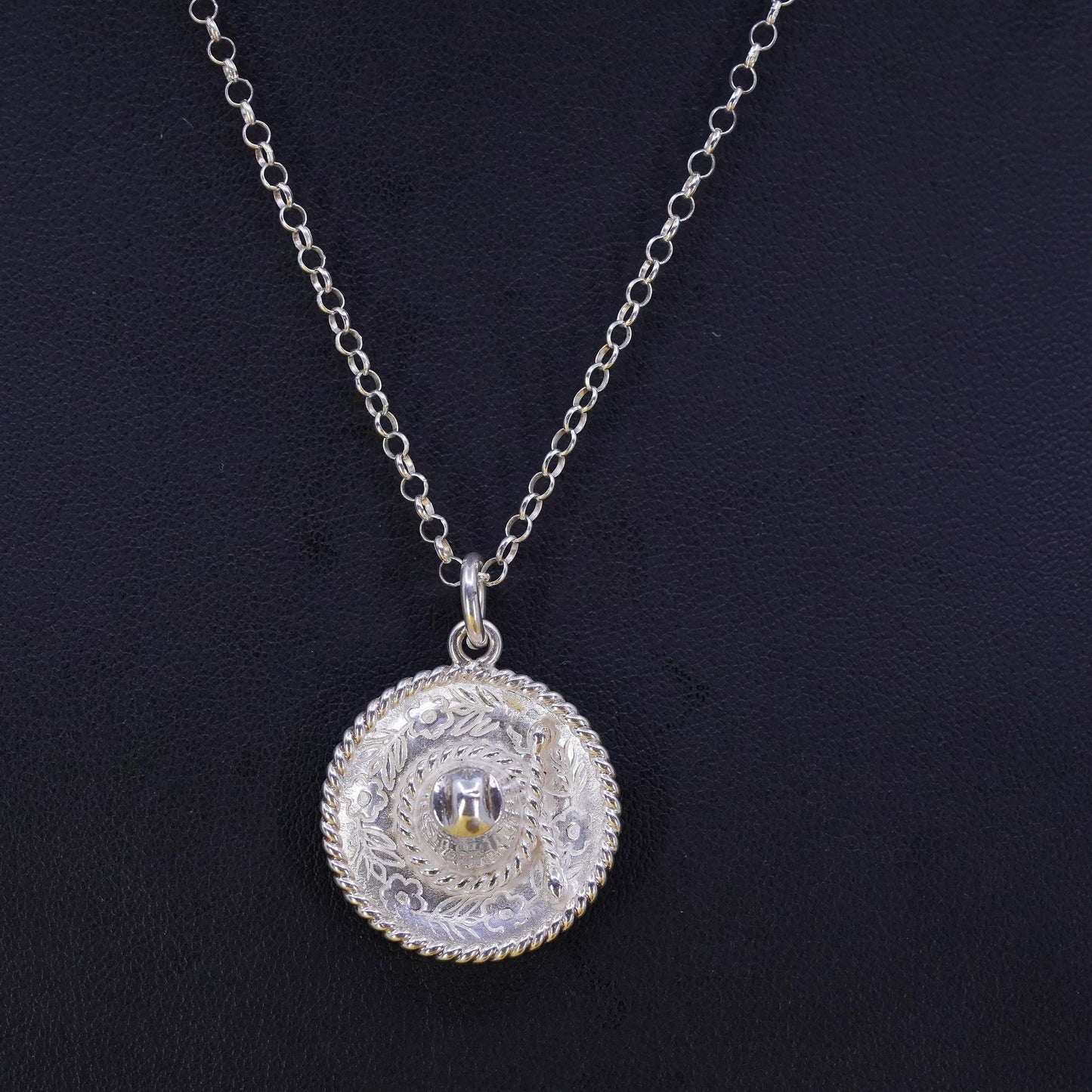 Mexican Sterling silver circle necklace with Mexico 925 sombreros hat pendant