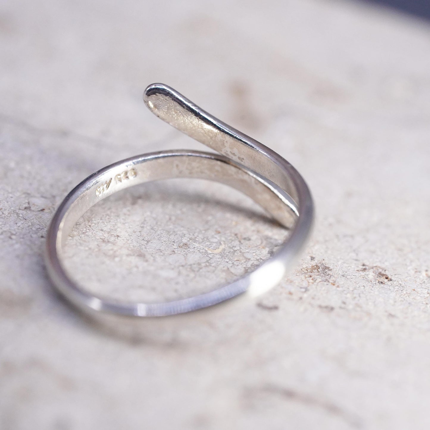 Size adjustable, VTG Sterling silver wrapped ring, modern 925 statement ring
