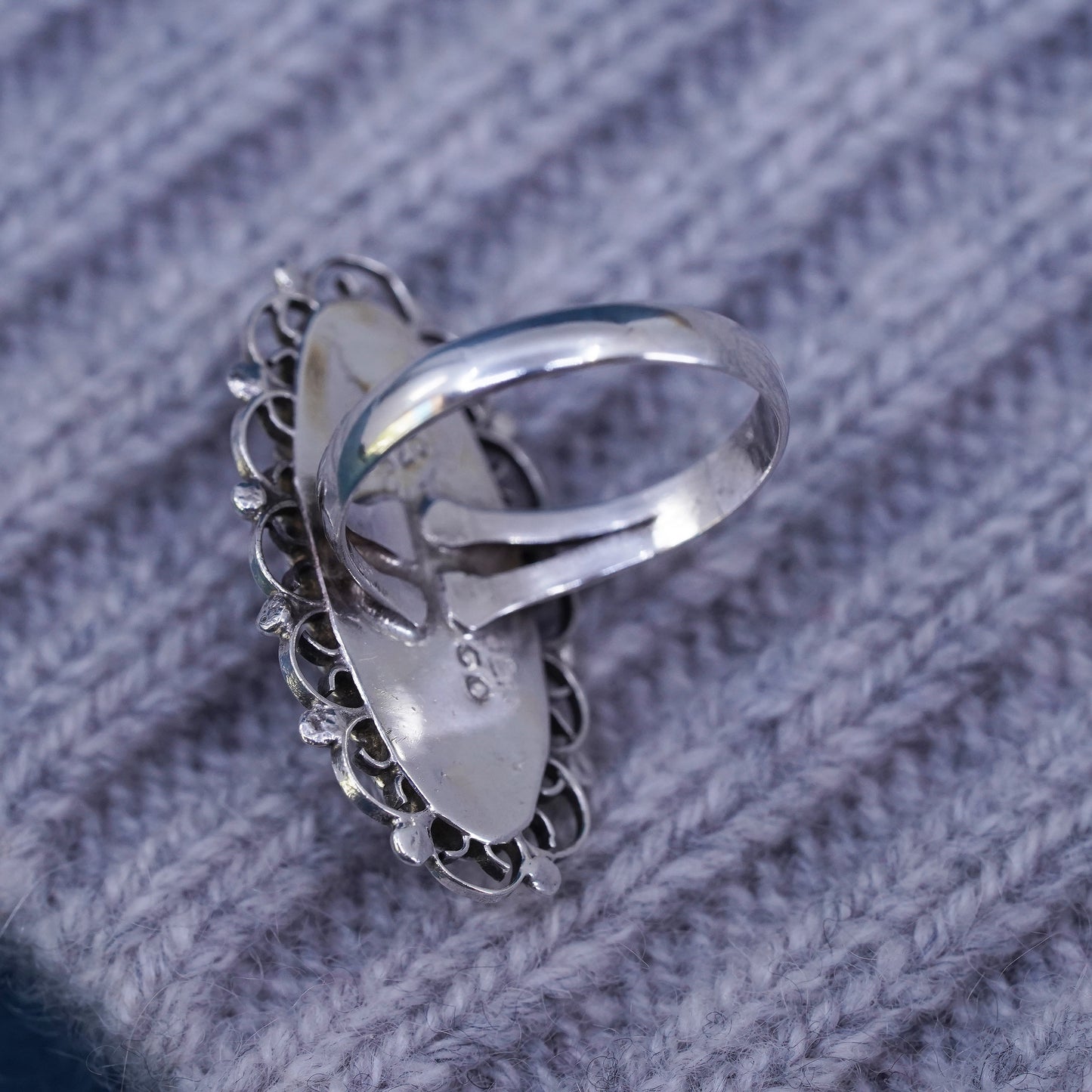 Size 6, vintage Mexico Sterling 925 silver handmade ring w/ golden foiled glass