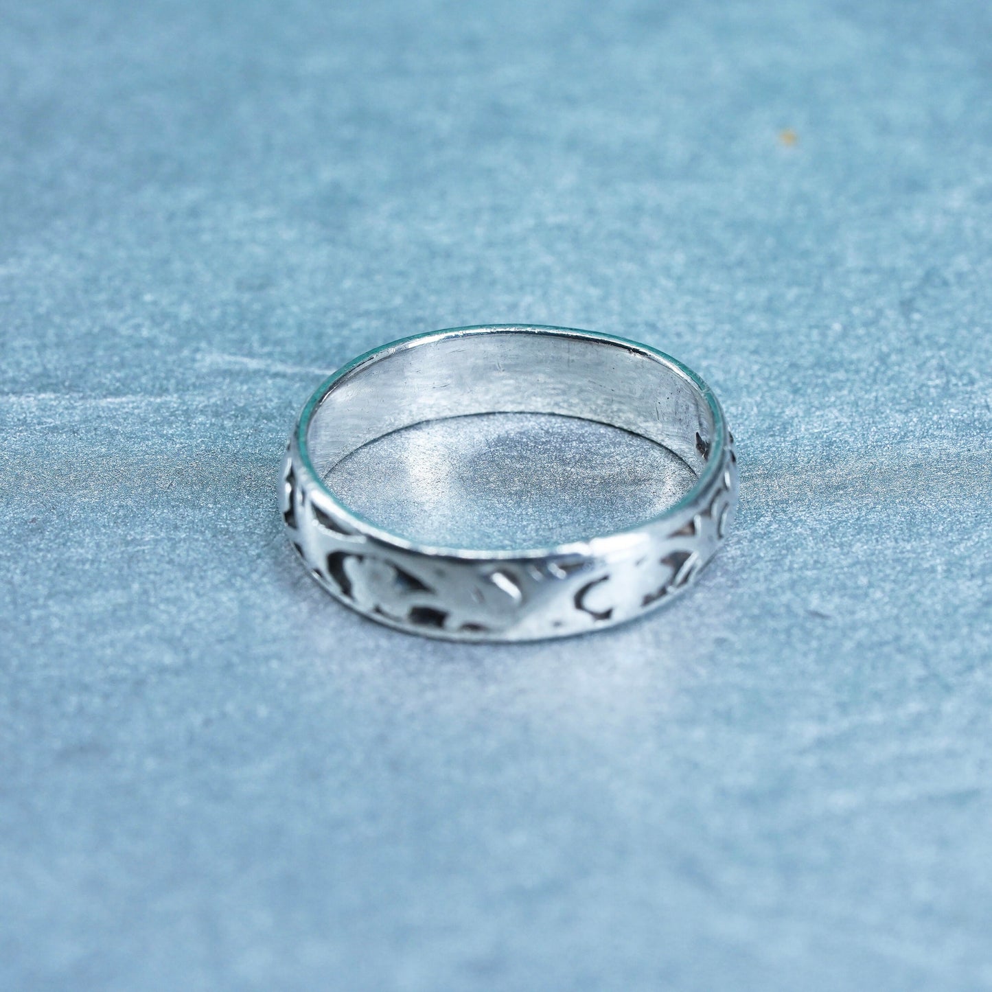Size 7, vintage southwestern Sterling 925 silver handmade ring, textured band