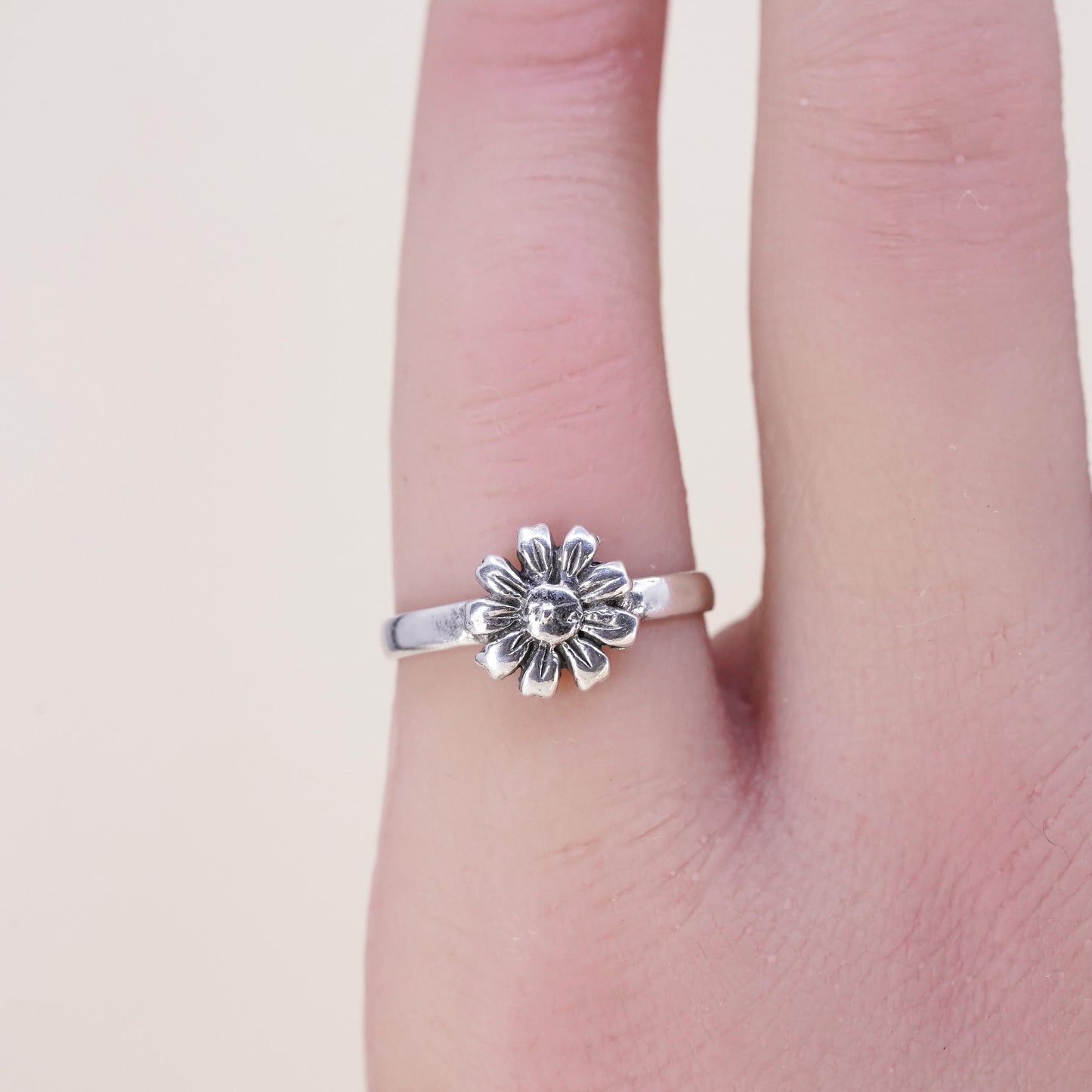 Size 4, vintage Sterling silver handmade ring, 925 filigree band with flower