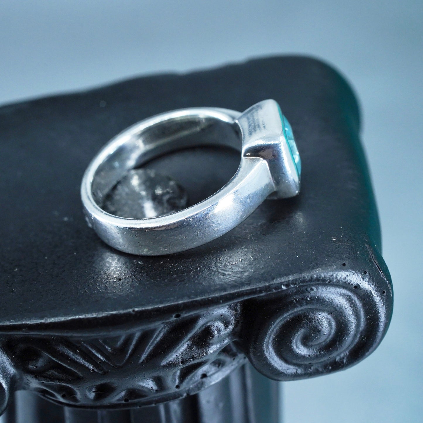 Size 6.5, vintage Sterling 925 silver handmade band ring with square topaz