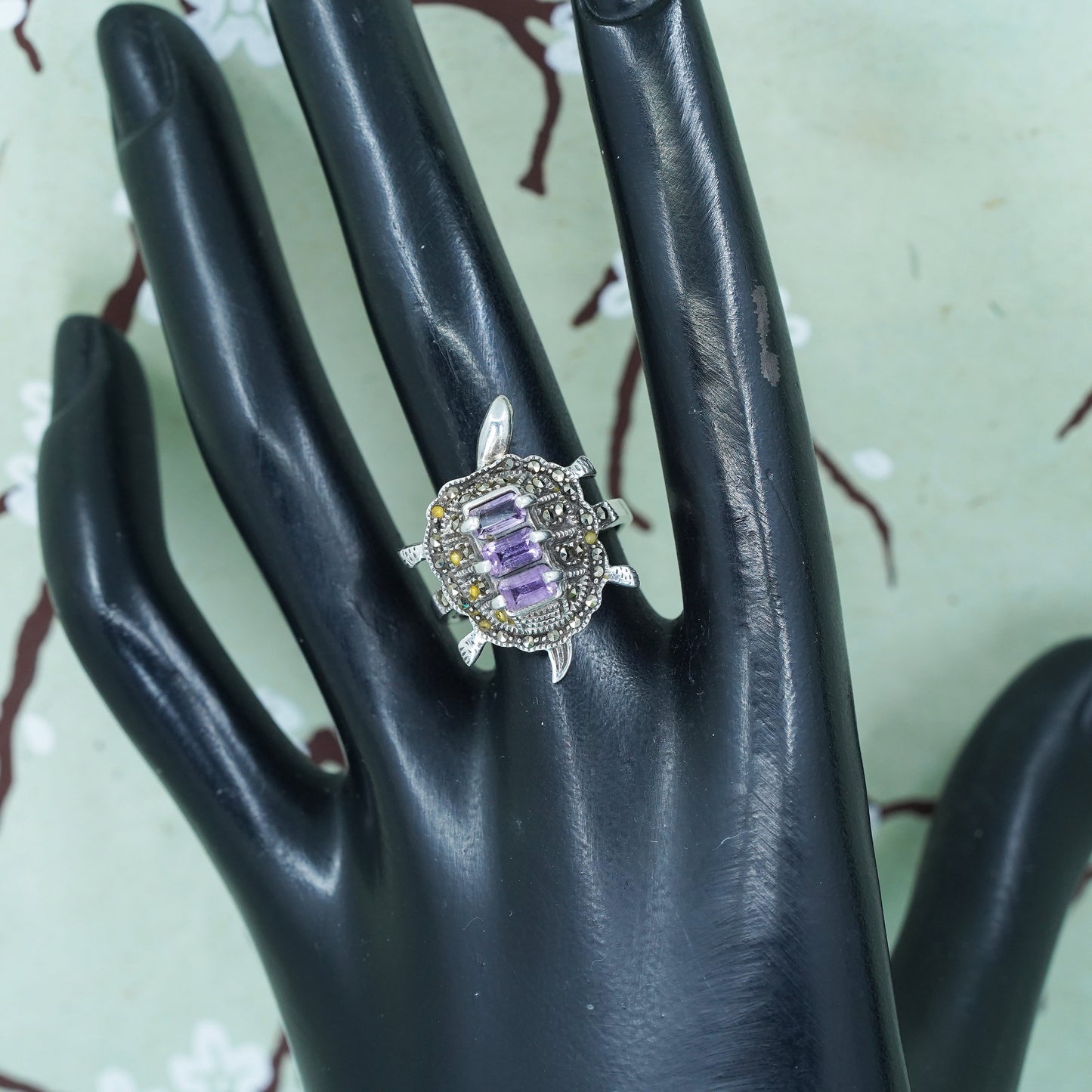 Size 8, sterling silver ring, 925 turtle with movable head amethyst marcasite