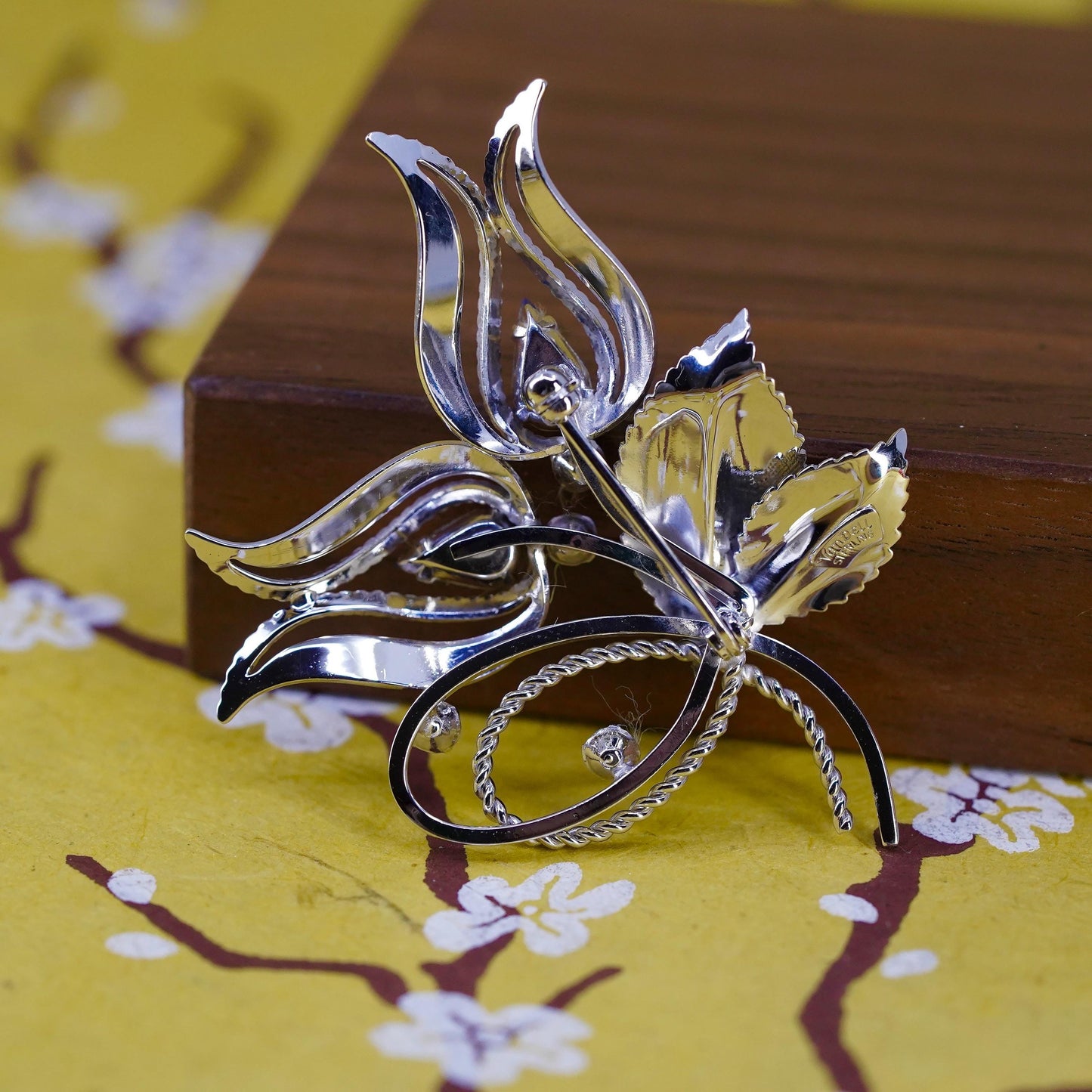 1920s Art Deco Danvell Sterling 925 silver tulip flower brooch teardrop