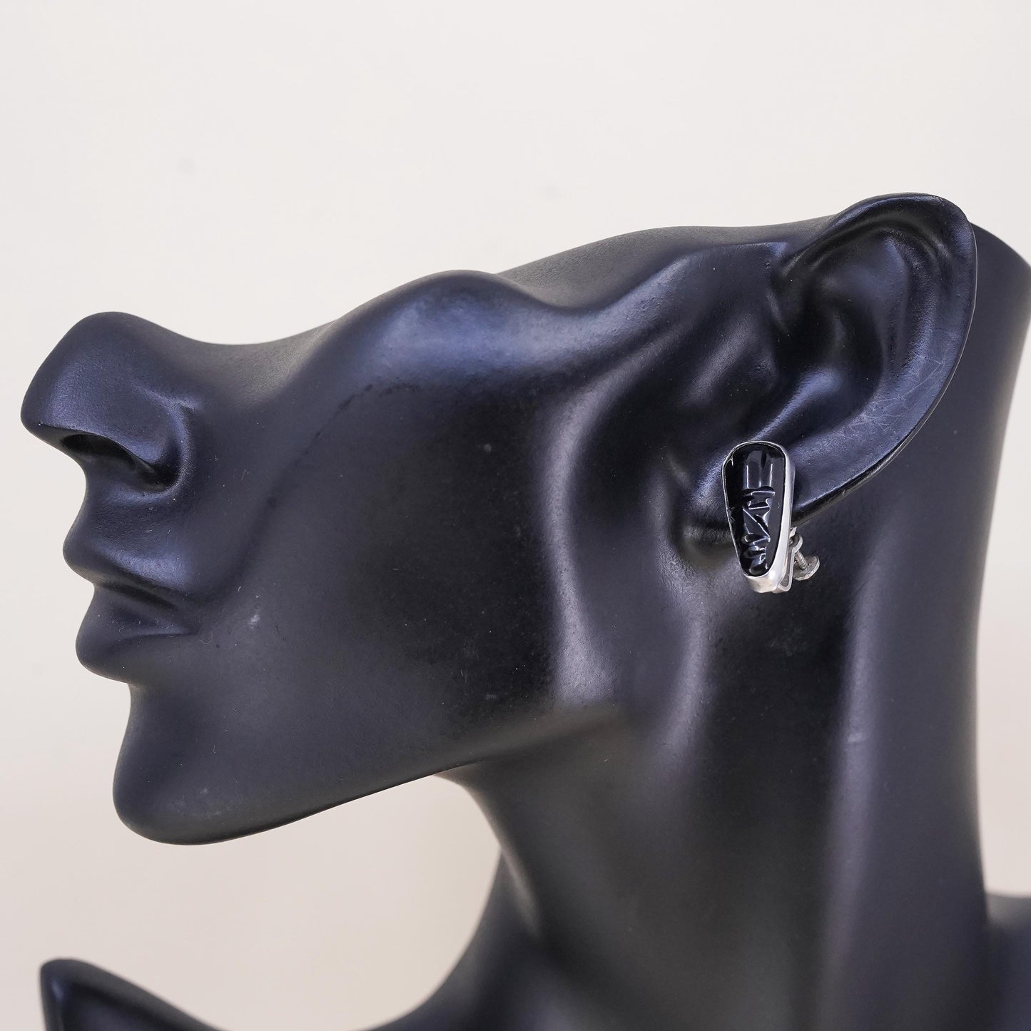 Mexican sterling silver single earring, 925 screw back with Carved Warrior Onyx