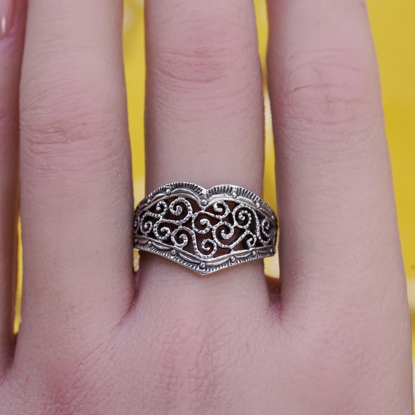 Size 8, vintage Sterling silver ring, southwestern, 925 filigree heart band