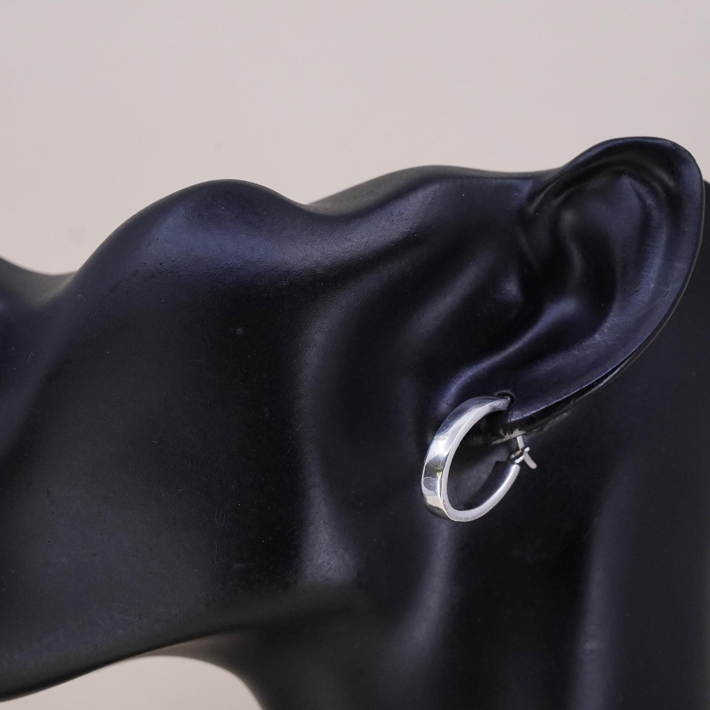 0.75”, Vintage sterling silver loop single earring, fashion primitive oval hoop