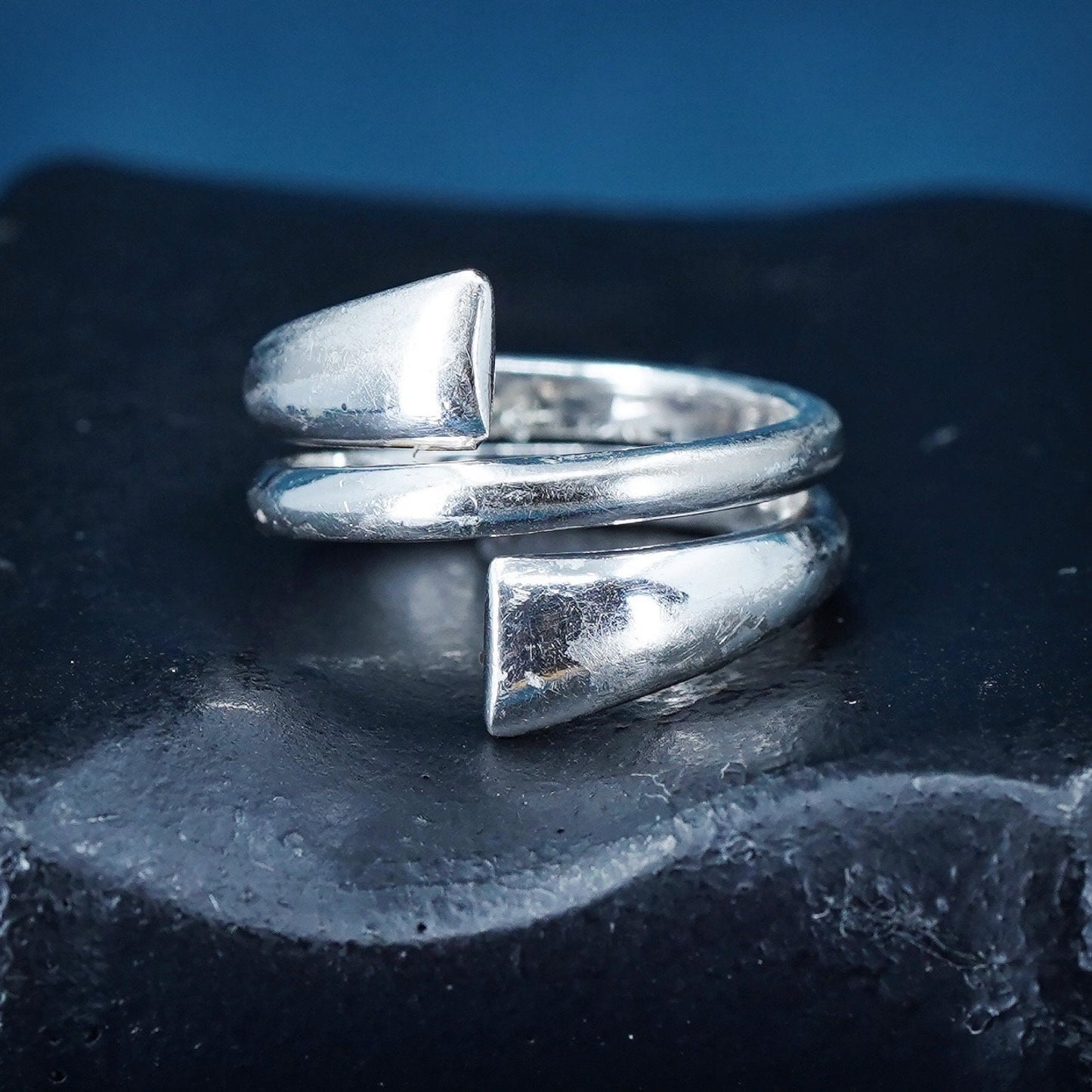 Size 5, VTG Sterling silver handmade wrapped ring, modern 925 statement ring