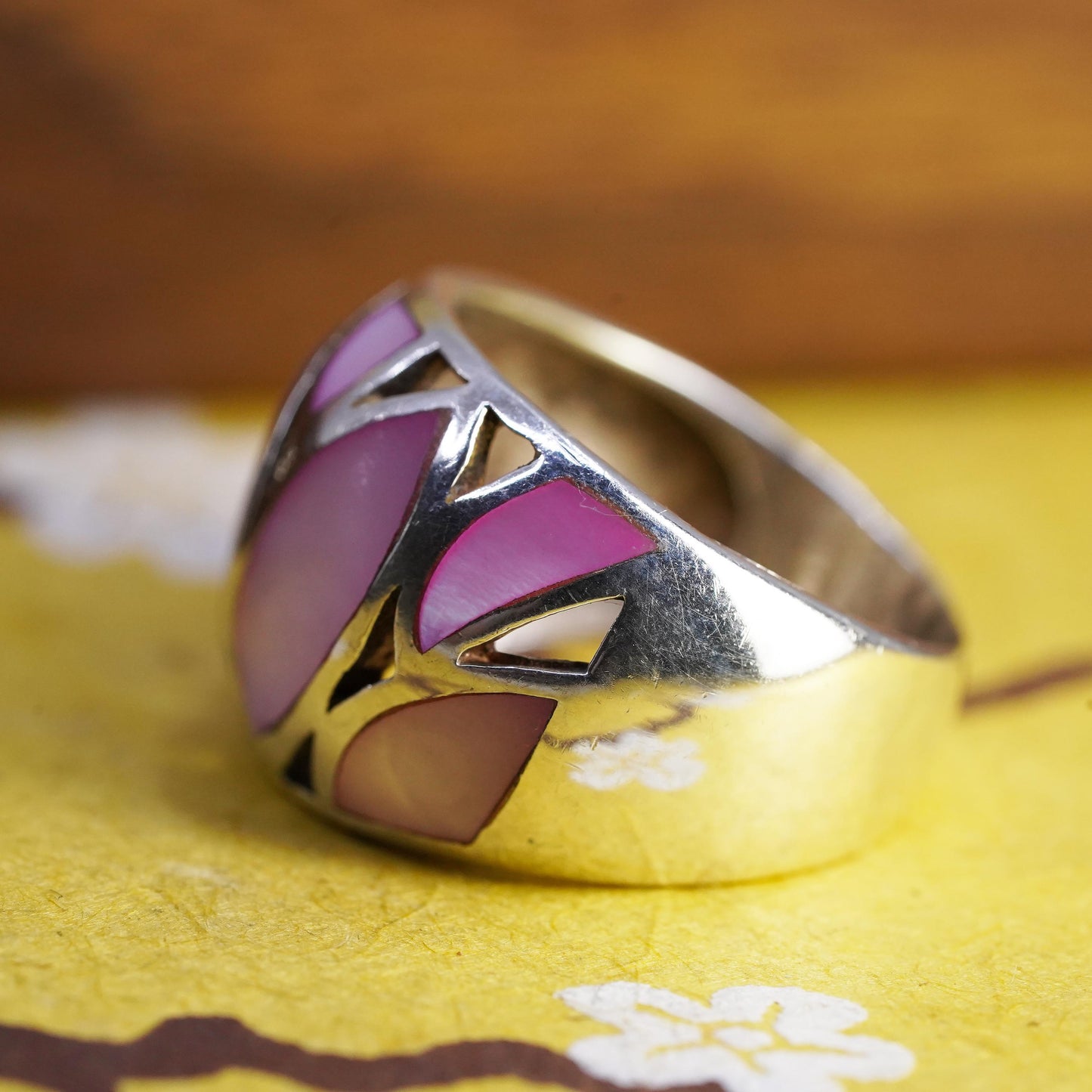 Size 7.25, vintage Sterling silver ring, 925 dome band pink mother of pearl