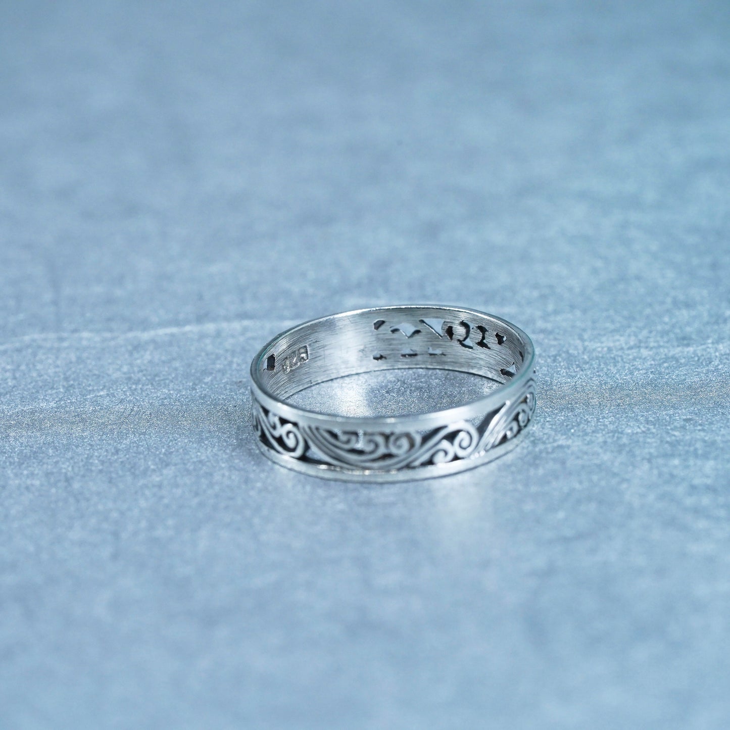 Size 6.5, vintage southwestern Sterling 925 silver handmade ring, filigree band
