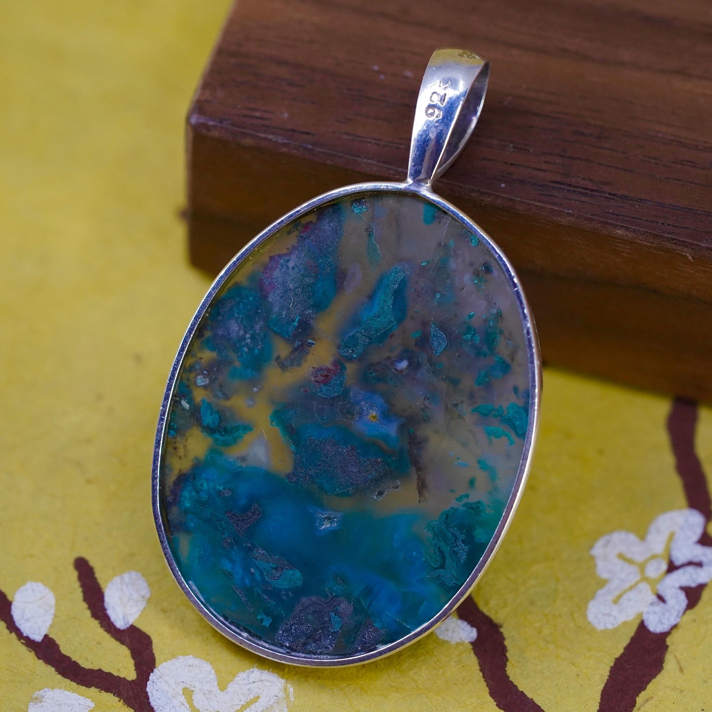 Southwestern Sterling 925 silver handmade oval pendant with moss agate