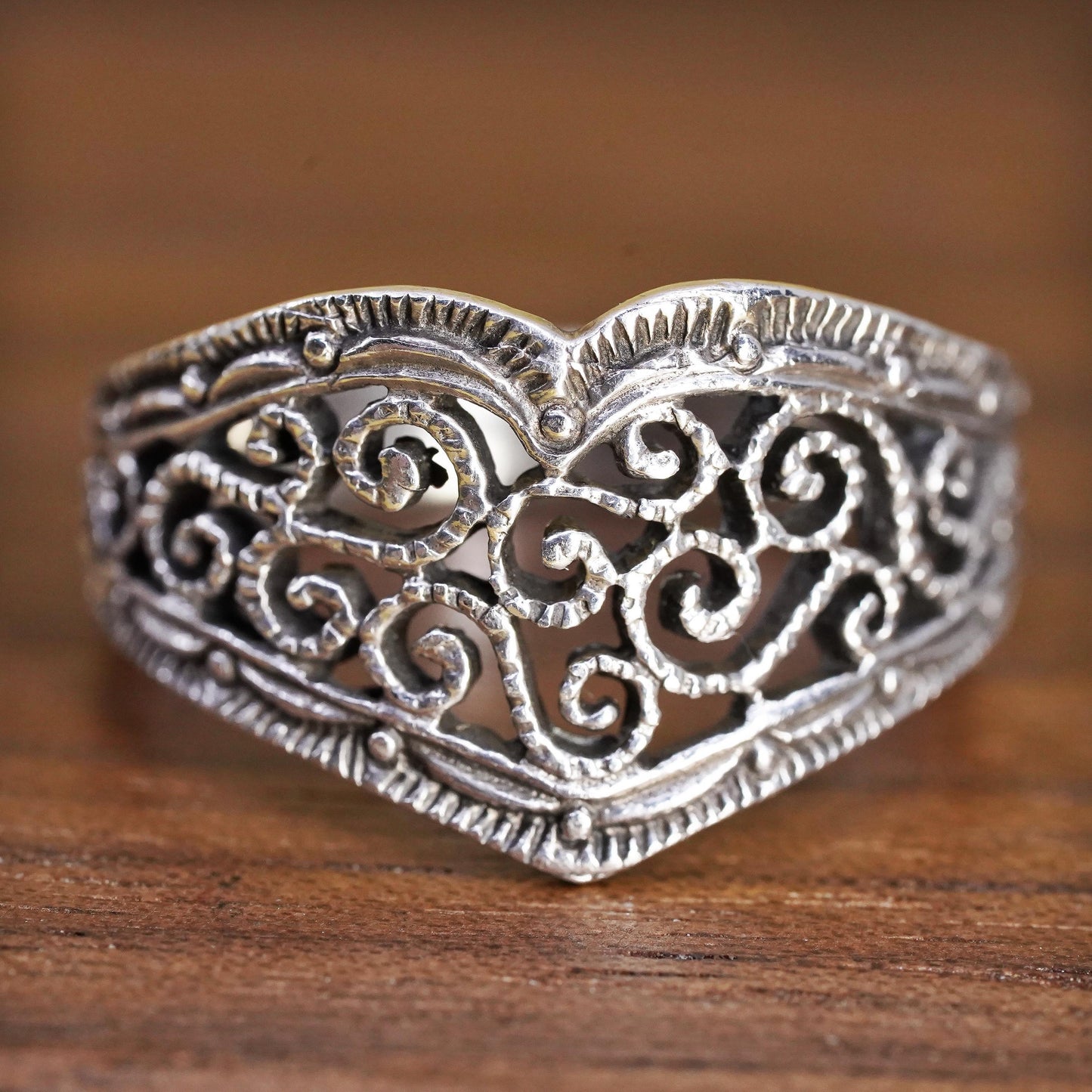 Size 8, vintage Sterling silver ring, southwestern, 925 filigree heart band