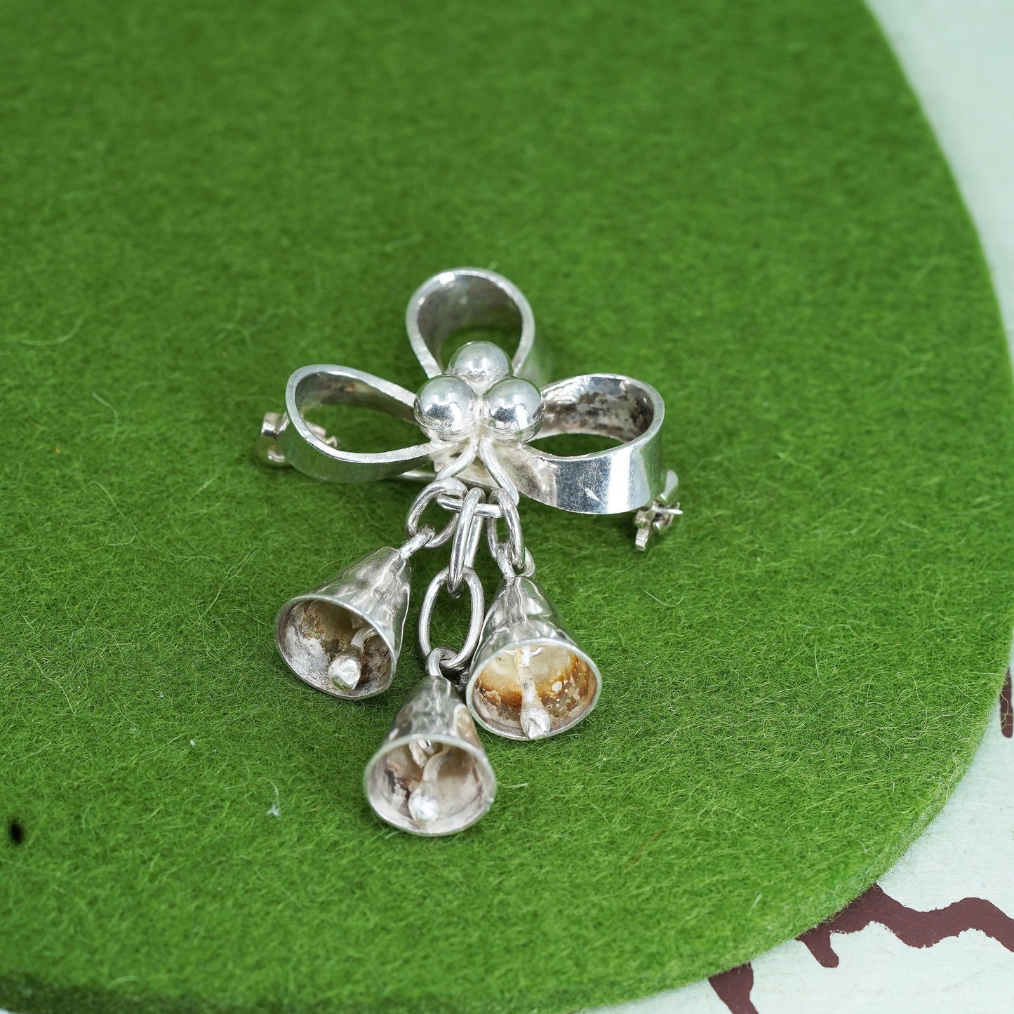 Vintage Mexican Sterling silver handmade brooch, 925 ribbon bow tie chime bell