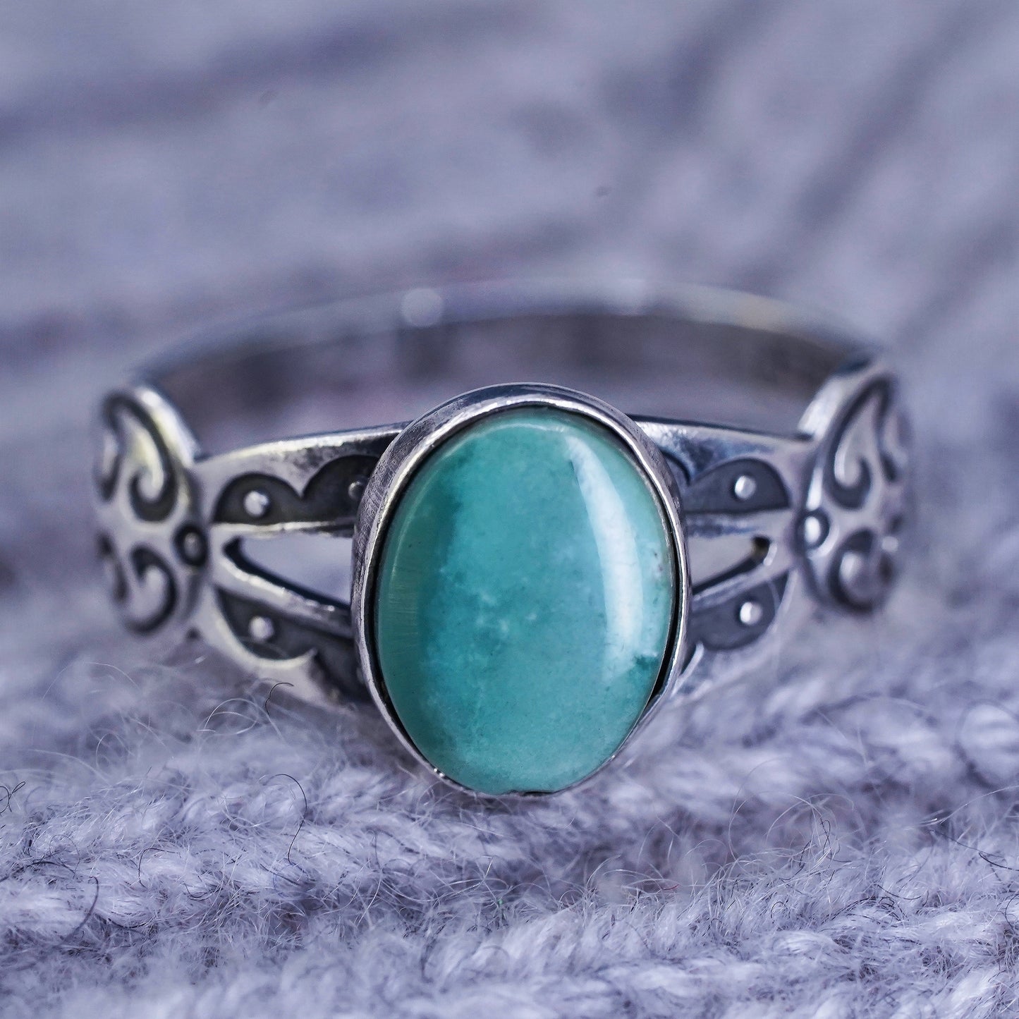 Size 7.5, Sterling 925 silver ring, Native American, southwestern w/ turquoise